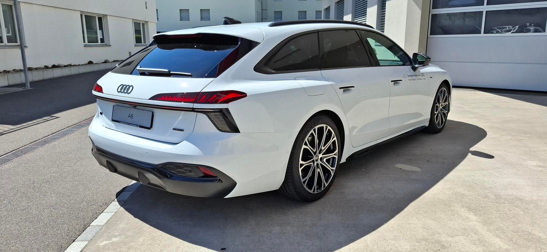 AUDI A6 Avant TDI quattro 150 kW S tronic-image-4