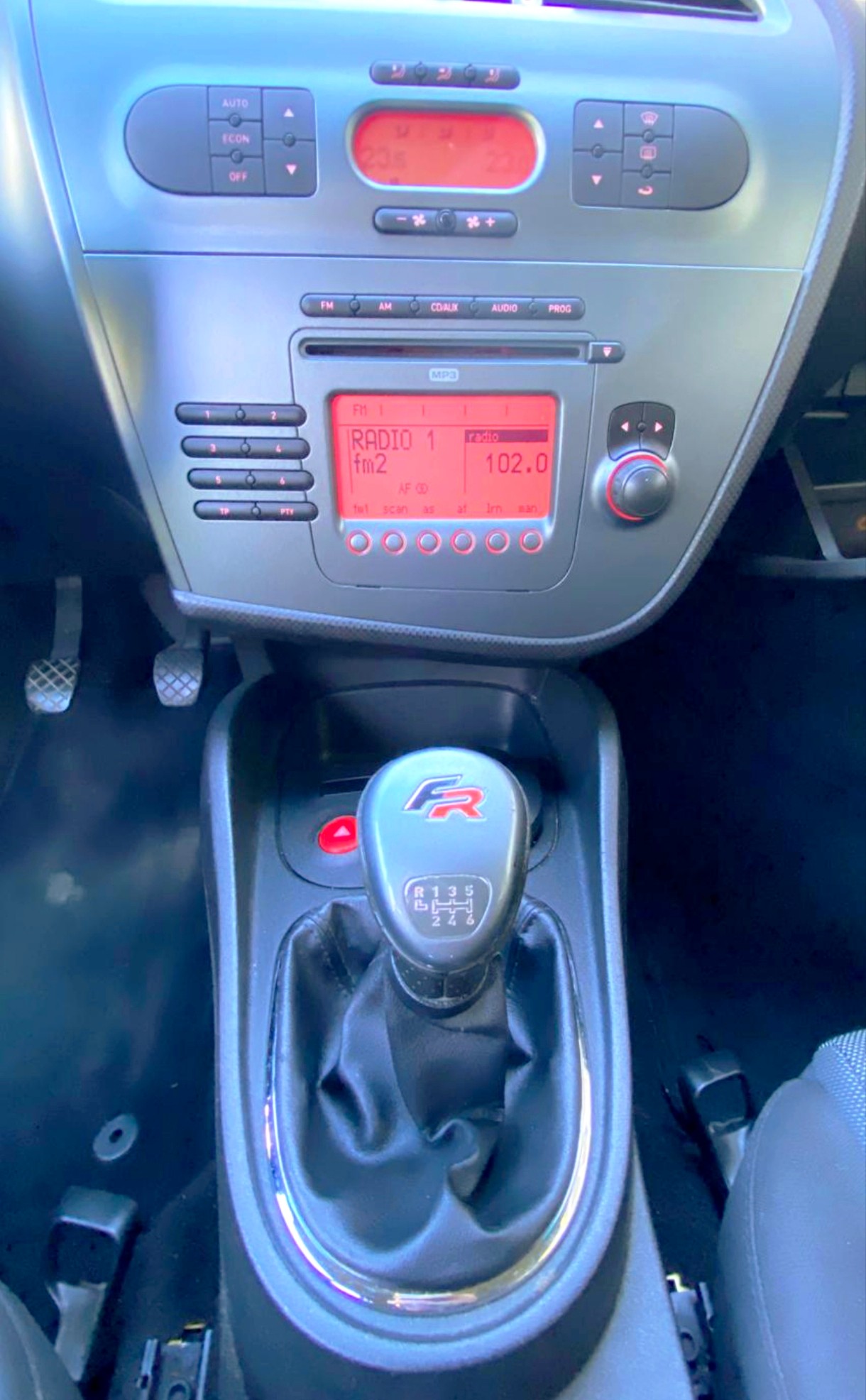 SEAT Leon 2.0 TDI FR-image-8
