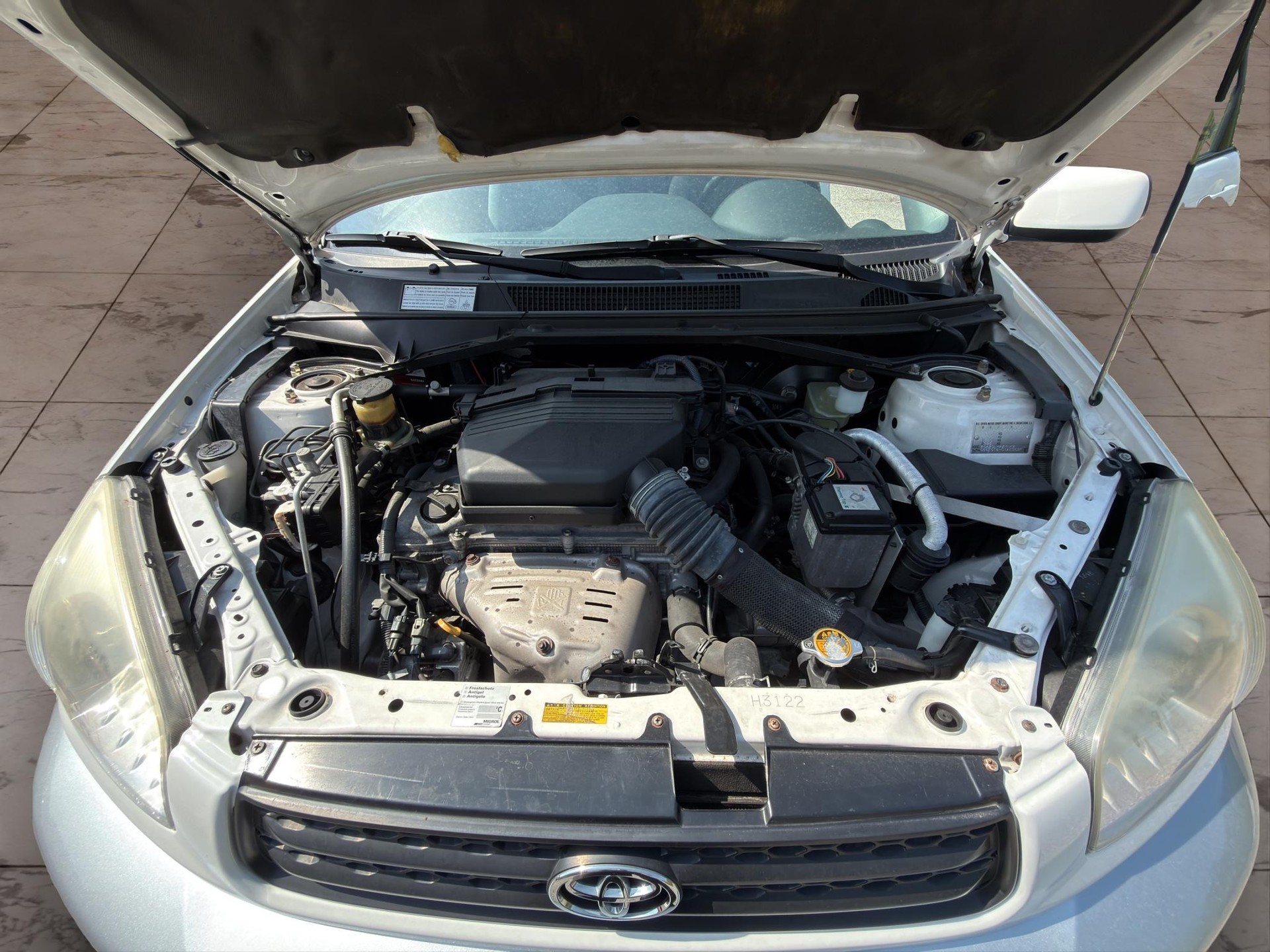 TOYOTA RAV4 2.0i-16V Linea Sol-image-19