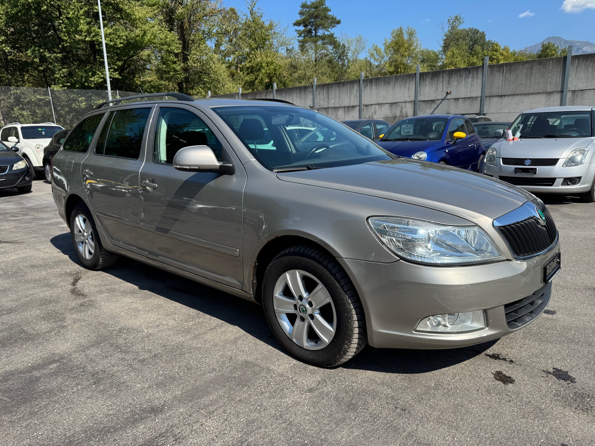 SKODA Octavia Combi 1.8 TSI Swiss Adventure 4x4-image-1