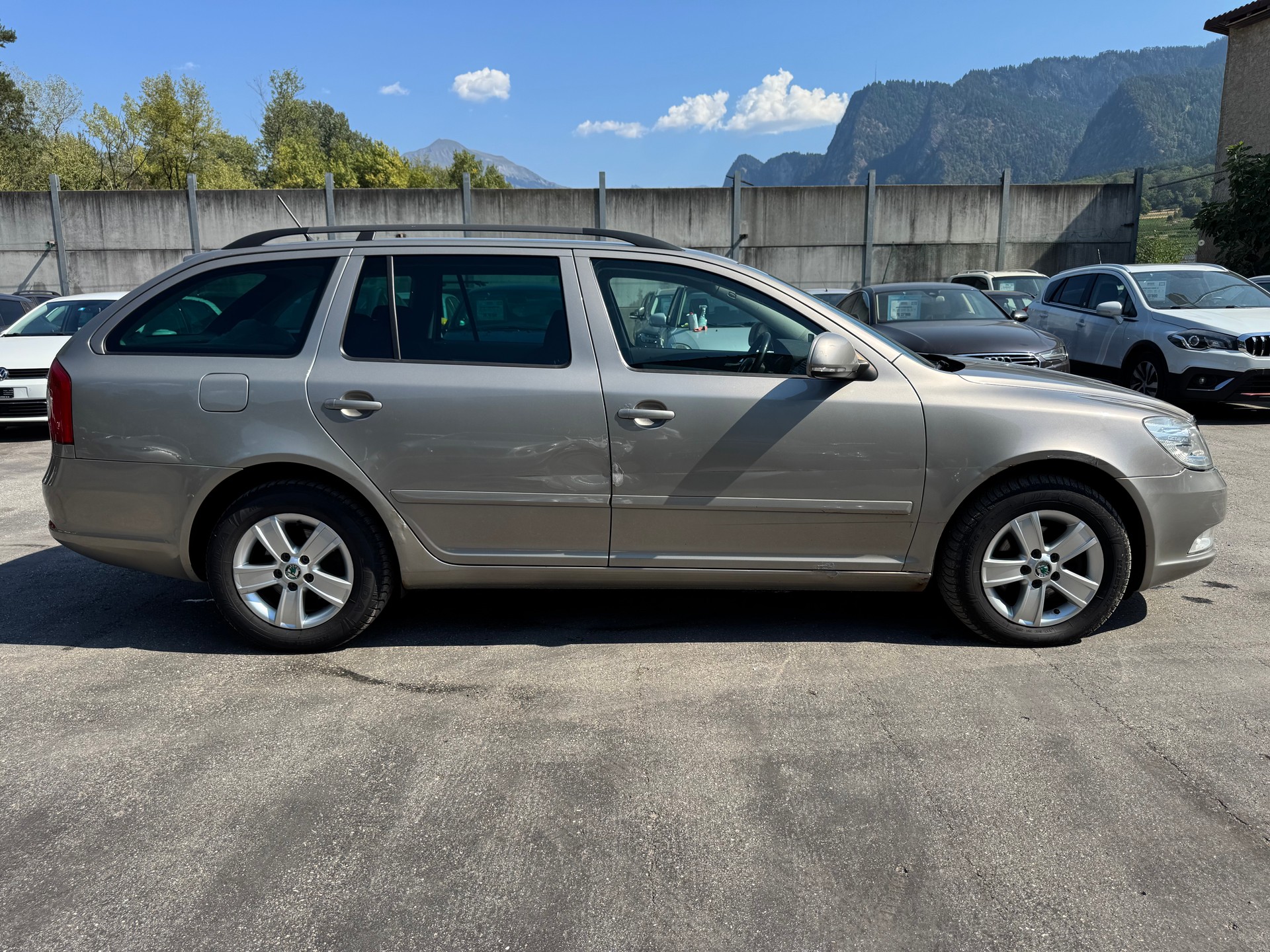 SKODA Octavia Combi 1.8 TSI Swiss Adventure 4x4-image-2