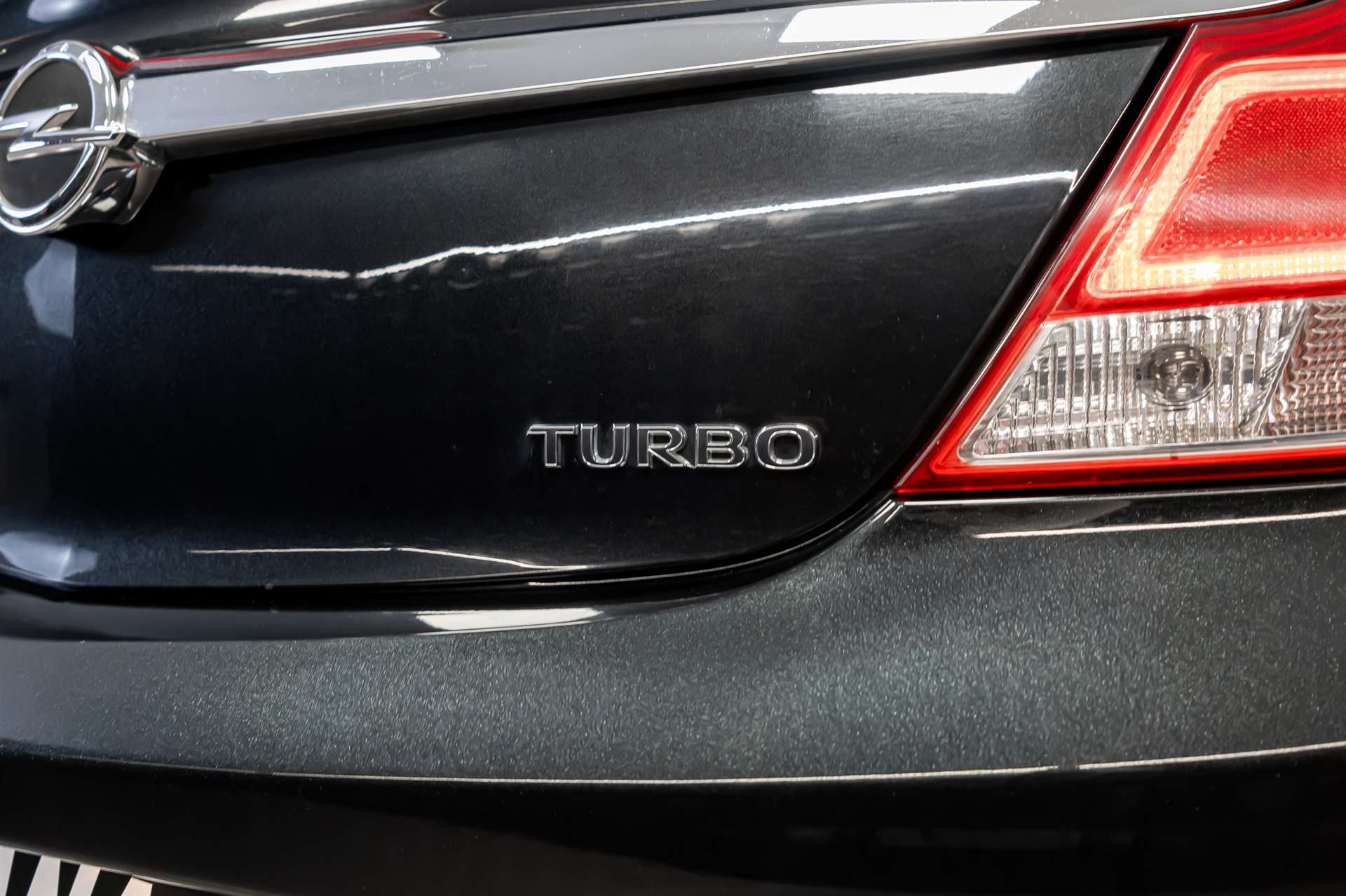 OPEL Insignia 2.0 Turbo Edition Automatic-image-19