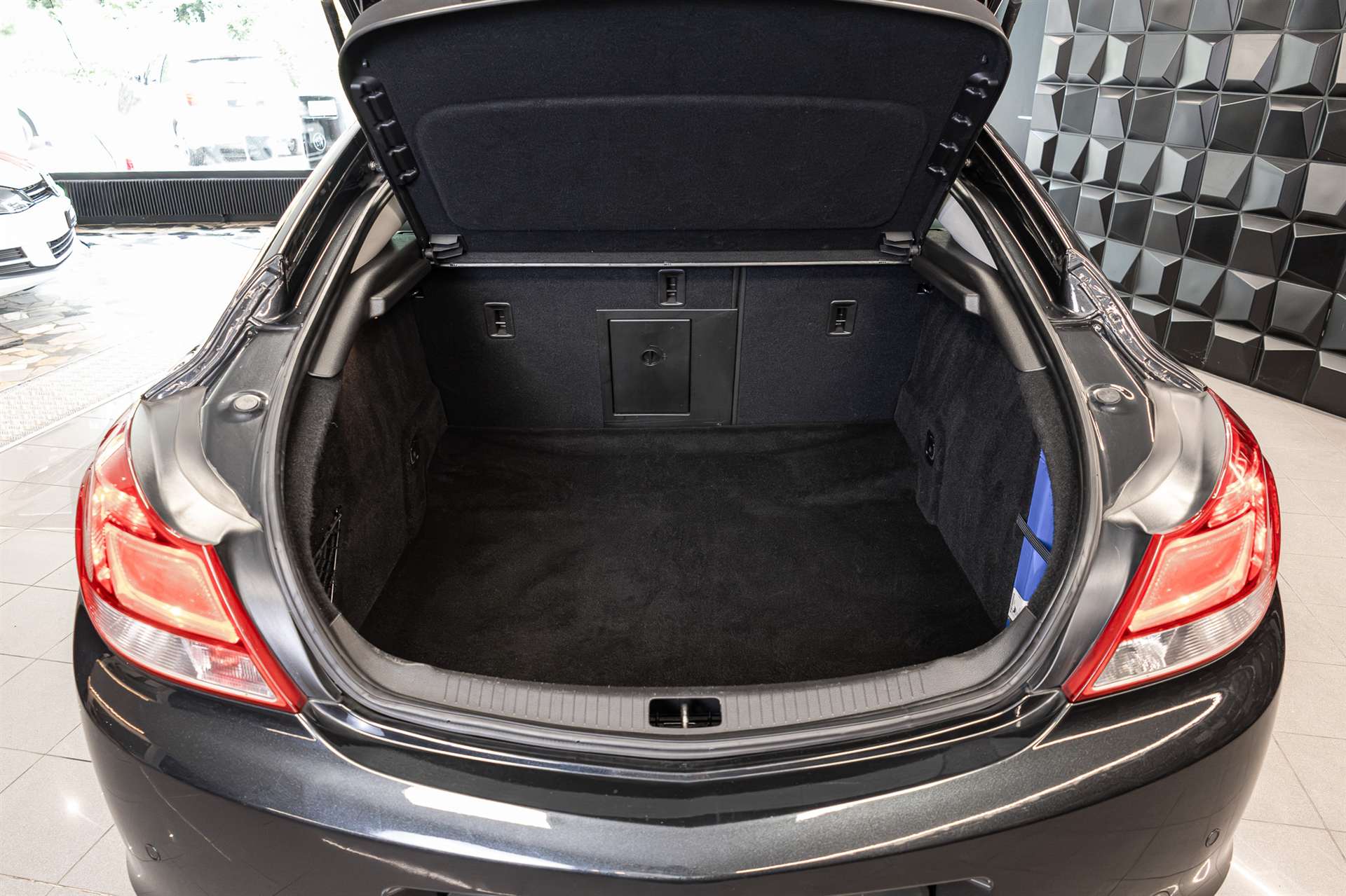 OPEL Insignia 2.0 Turbo Edition Automatic-image-15