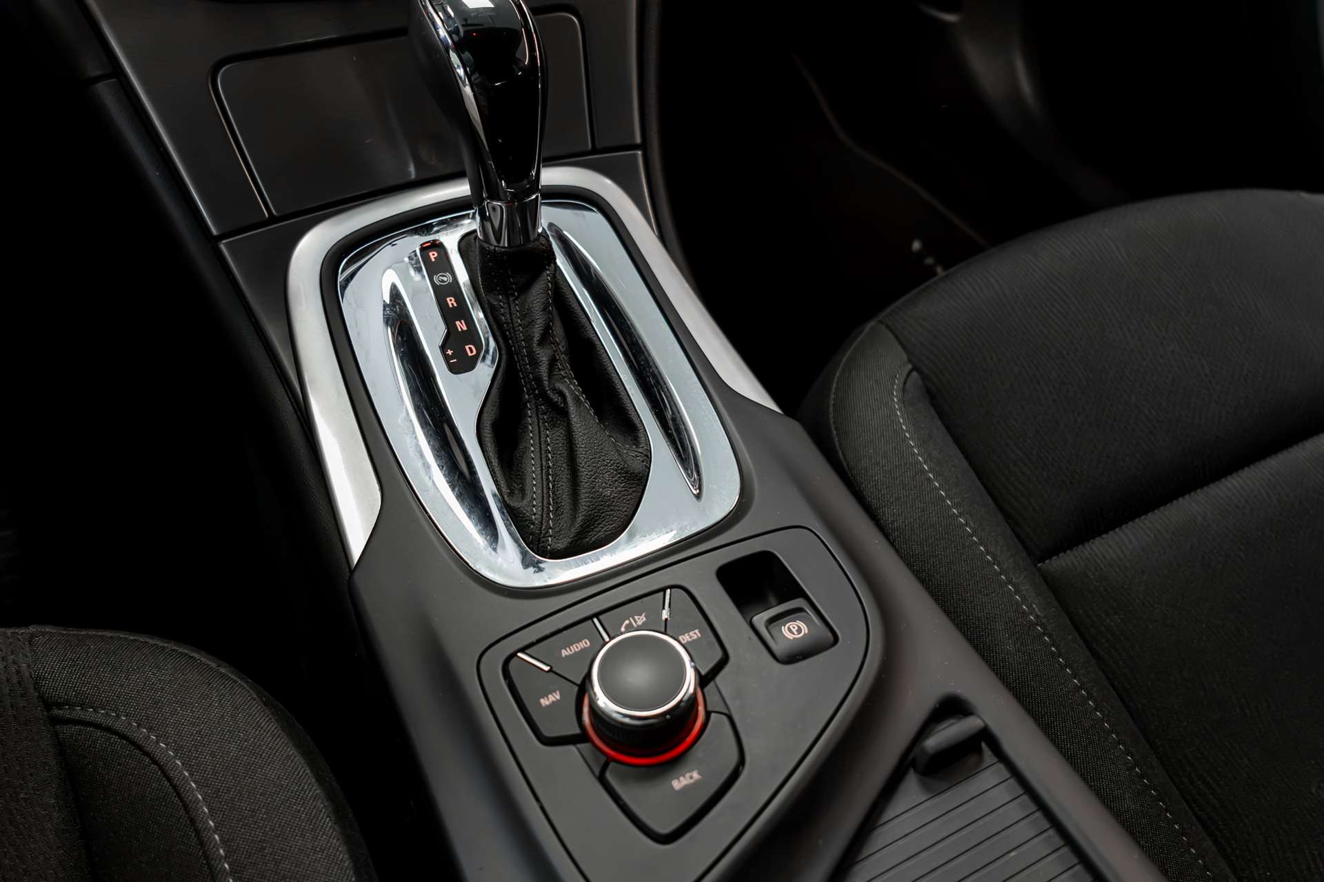 OPEL Insignia 2.0 Turbo Edition Automatic-image-13