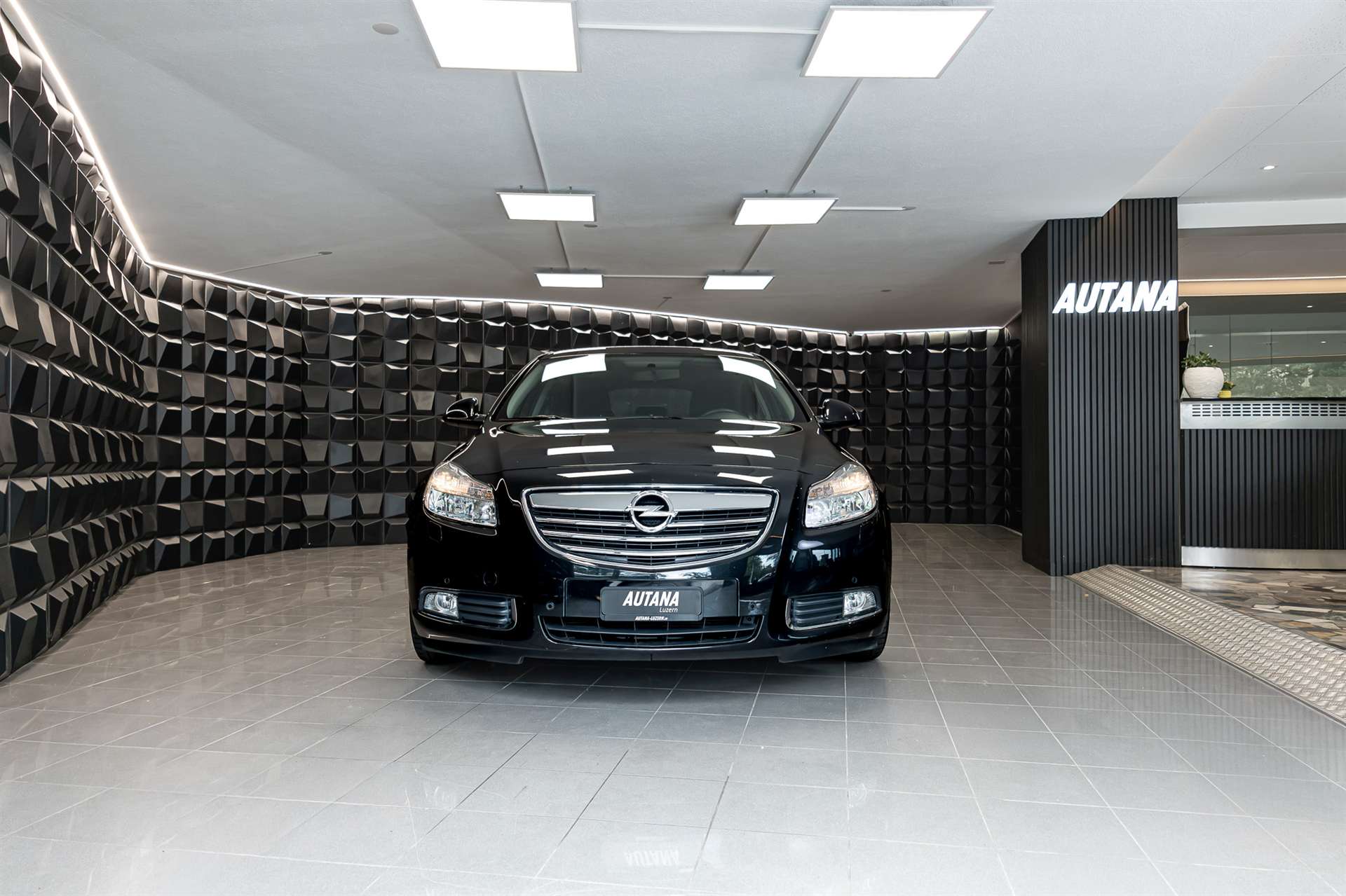OPEL Insignia 2.0 Turbo Edition Automatic-image-3