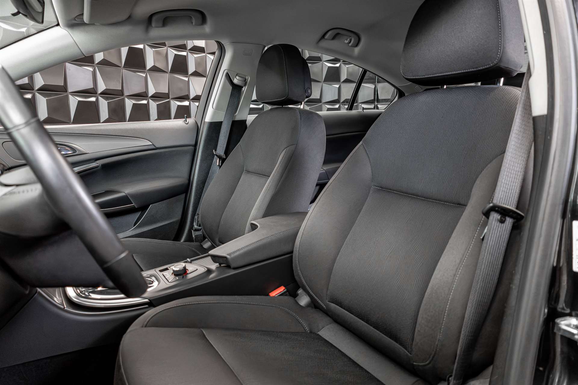 OPEL Insignia 2.0 Turbo Edition Automatic-image-10
