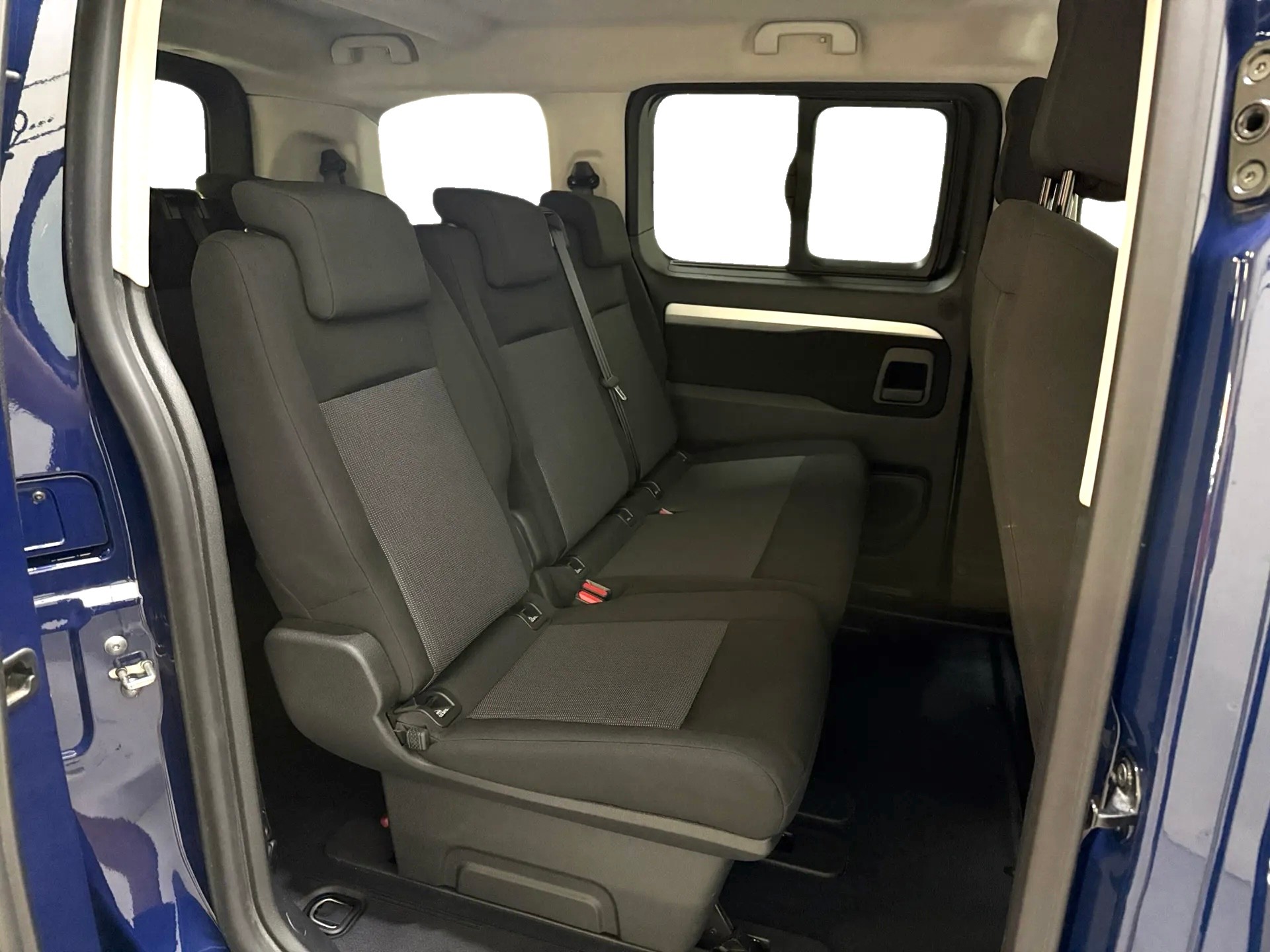 PEUGEOT Traveller 2.0 BlueHDi Business Compact 8 Plätzer-image-8