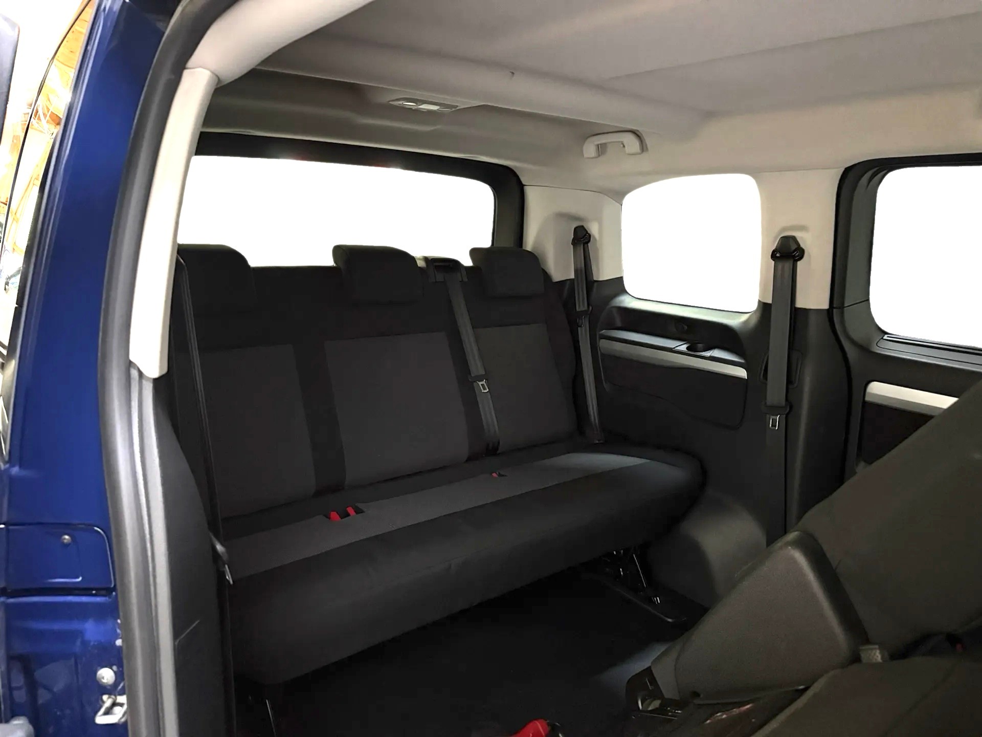 PEUGEOT Traveller 2.0 BlueHDi Business Compact 8 Plätzer-image-10