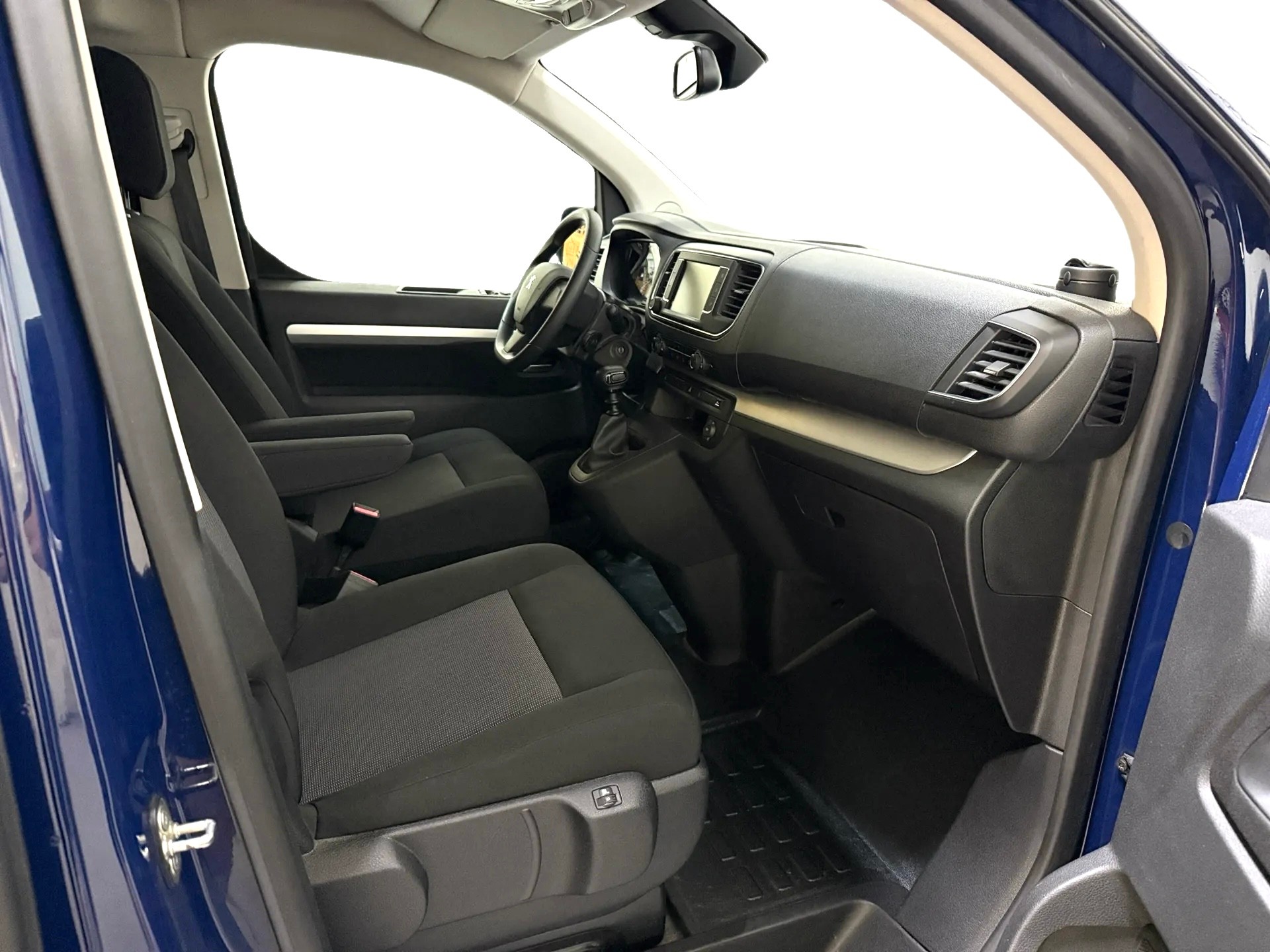 PEUGEOT Traveller 2.0 BlueHDi Business Compact 8 Plätzer-image-7