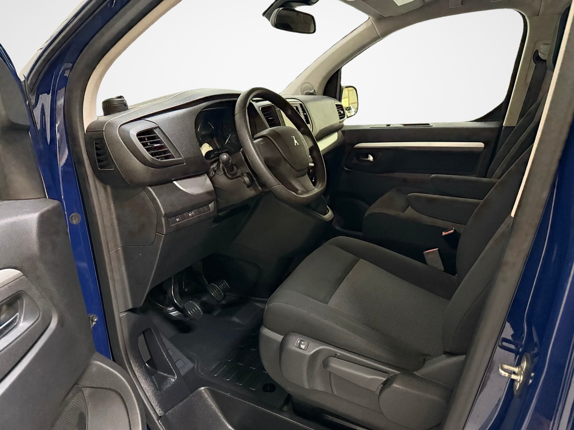 PEUGEOT Traveller 2.0 BlueHDi Business Compact 8 Plätzer-image-14
