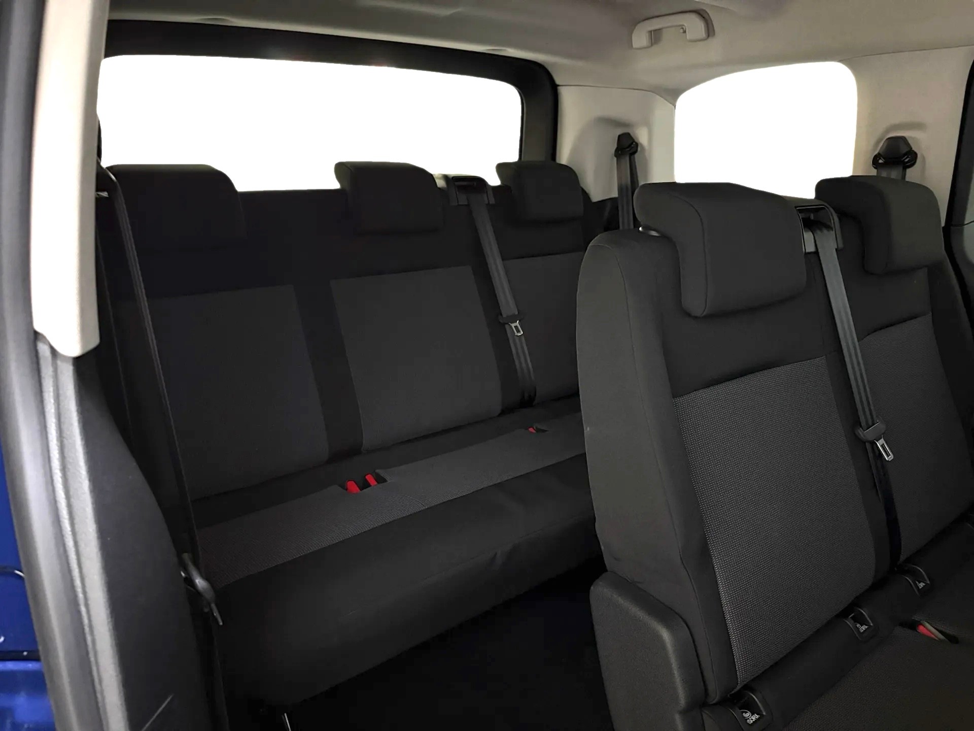 PEUGEOT Traveller 2.0 BlueHDi Business Compact 8 Plätzer-image-9