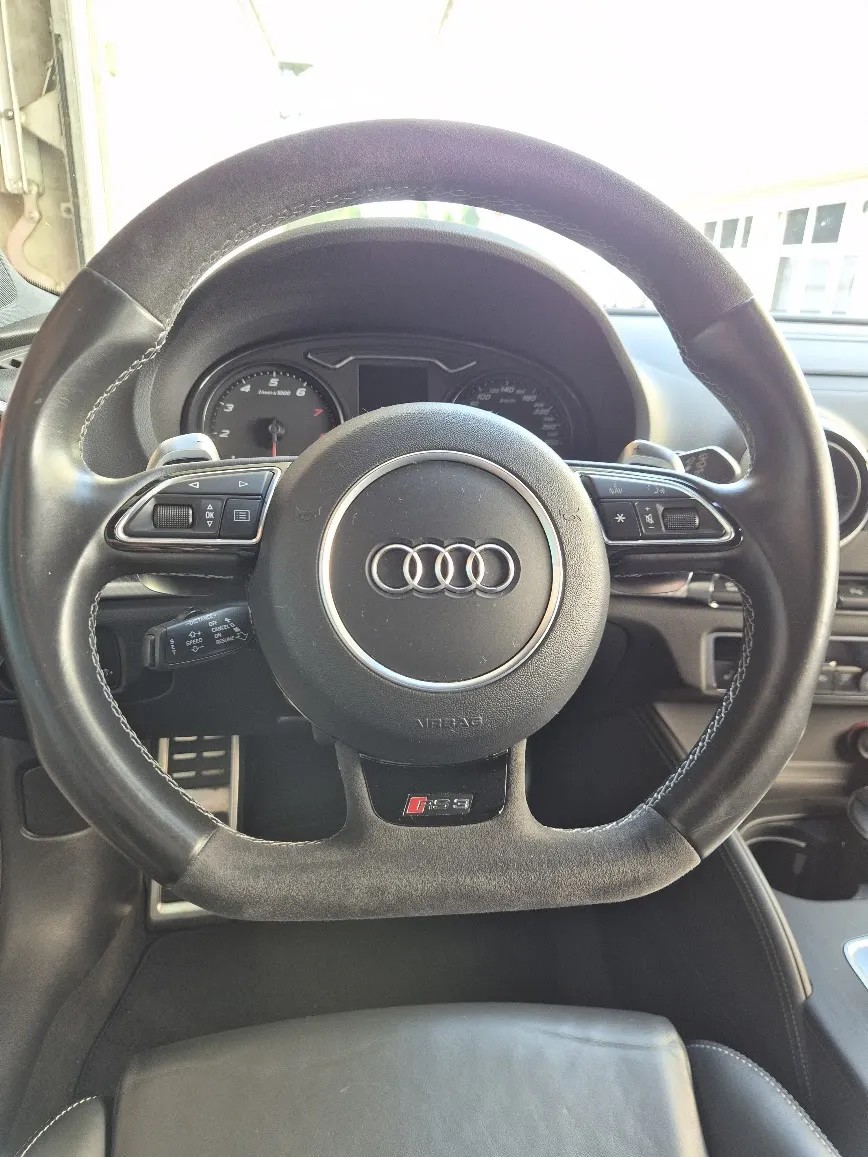 AUDI 2.5 T FSI quattro S-Tronic-image-2