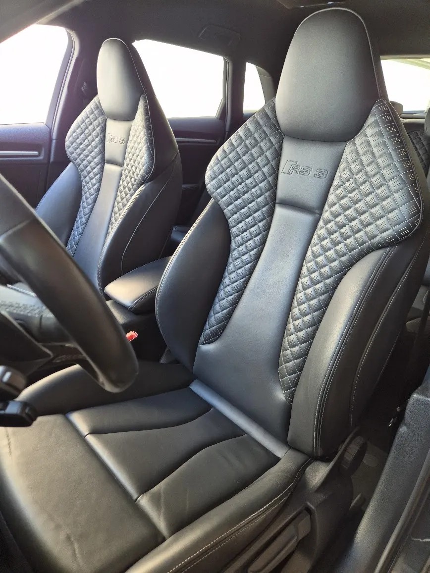 AUDI 2.5 T FSI quattro S-Tronic-image-4
