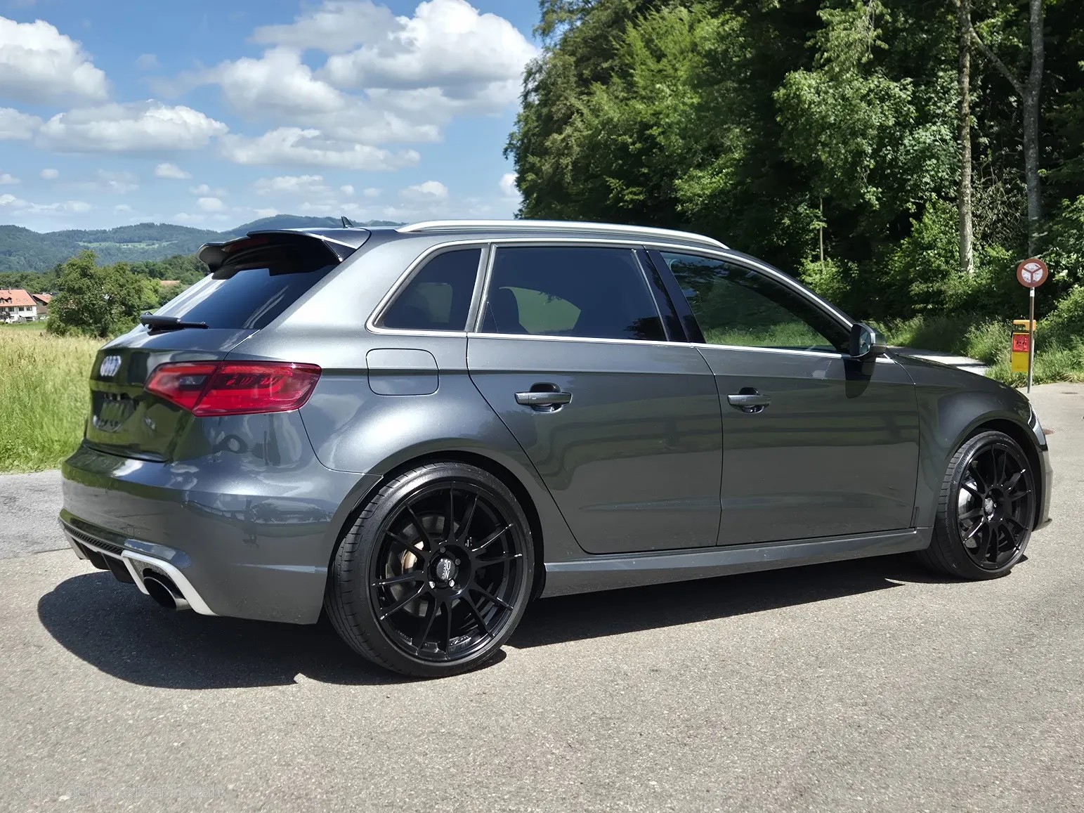 AUDI 2.5 T FSI quattro S-Tronic-image-1