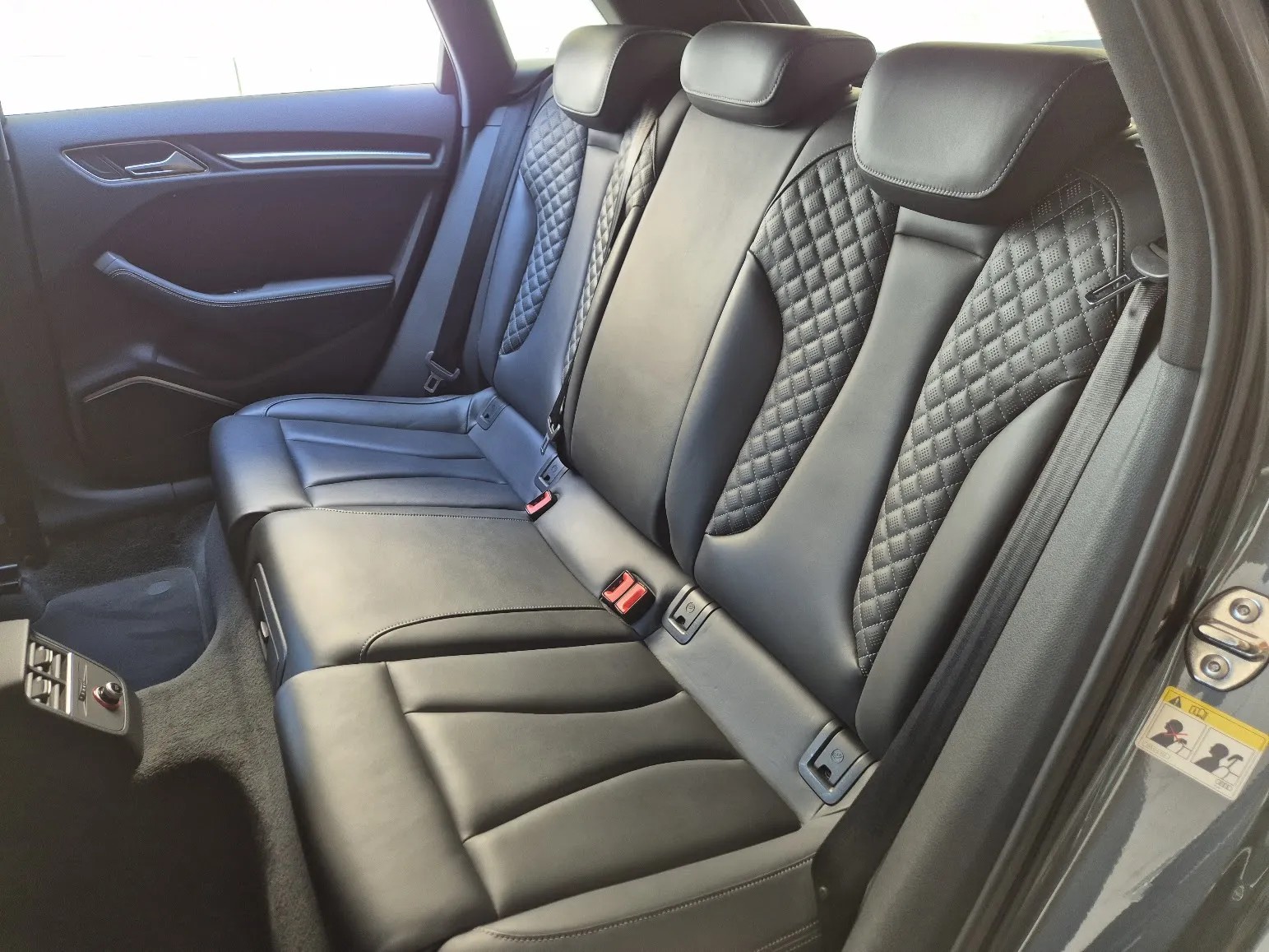 AUDI 2.5 T FSI quattro S-Tronic-image-5