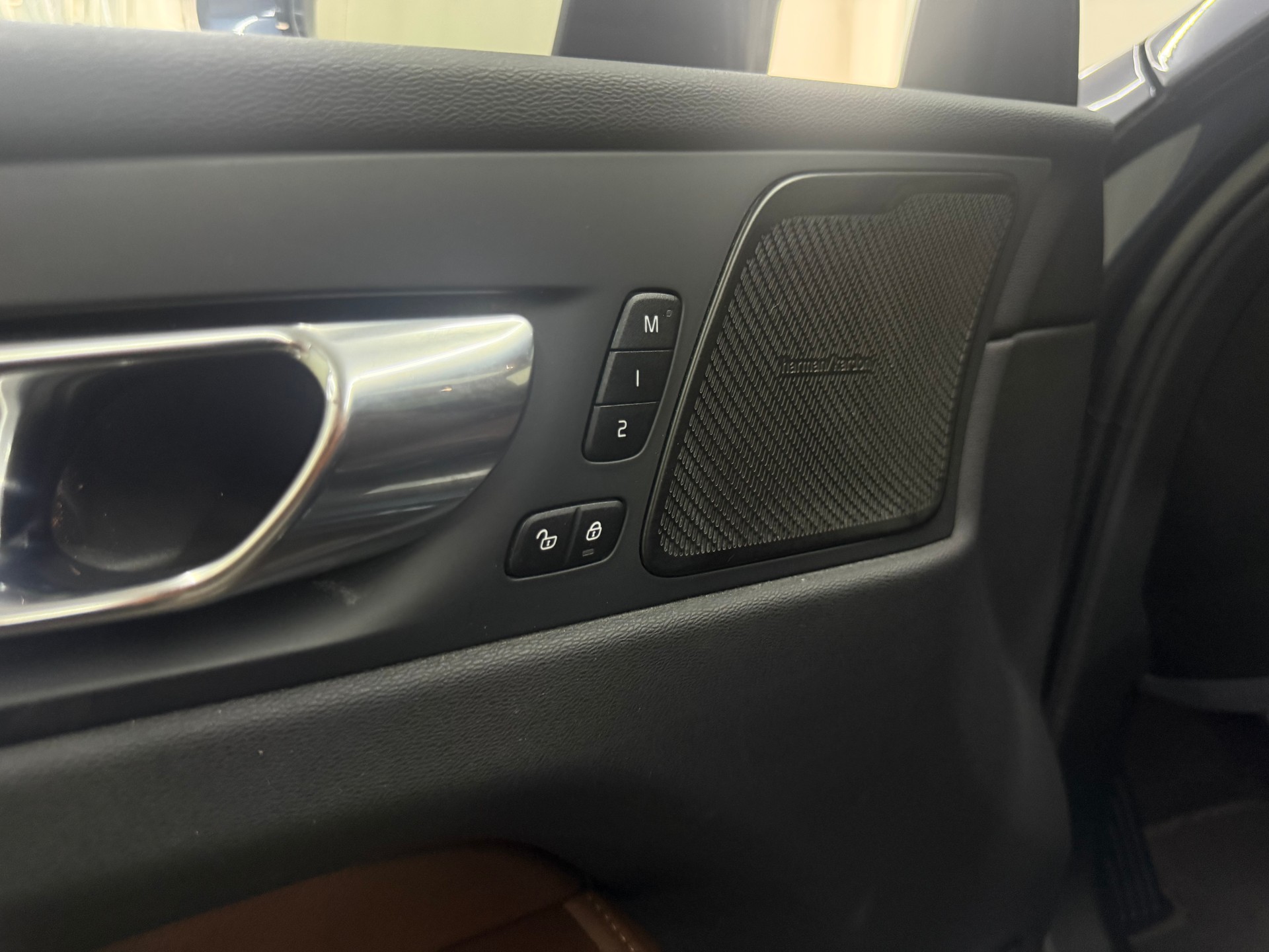 VOLVO XC60 T6 eAWD Inscription Expression Geartronic-image-16