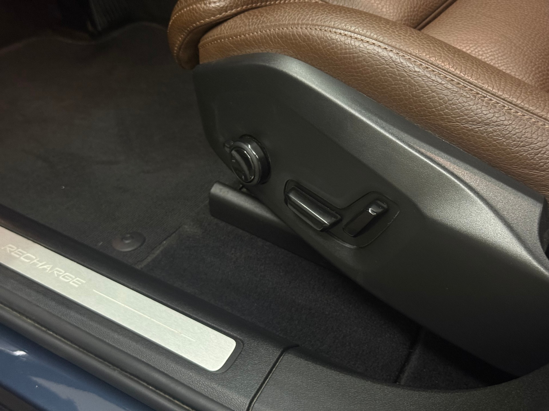 VOLVO XC60 T6 eAWD Inscription Expression Geartronic-image-13