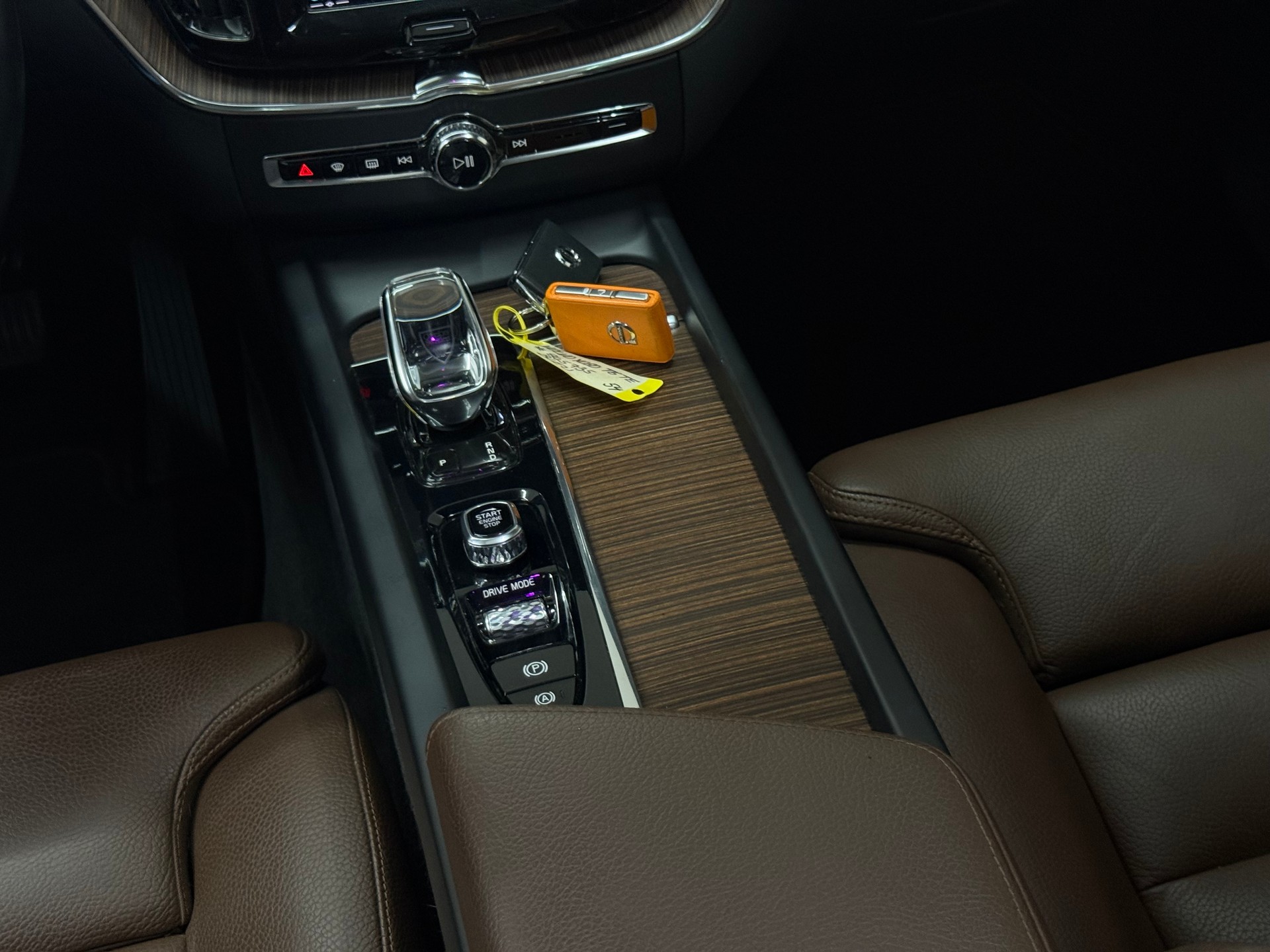 VOLVO XC60 T6 eAWD Inscription Expression Geartronic-image-15