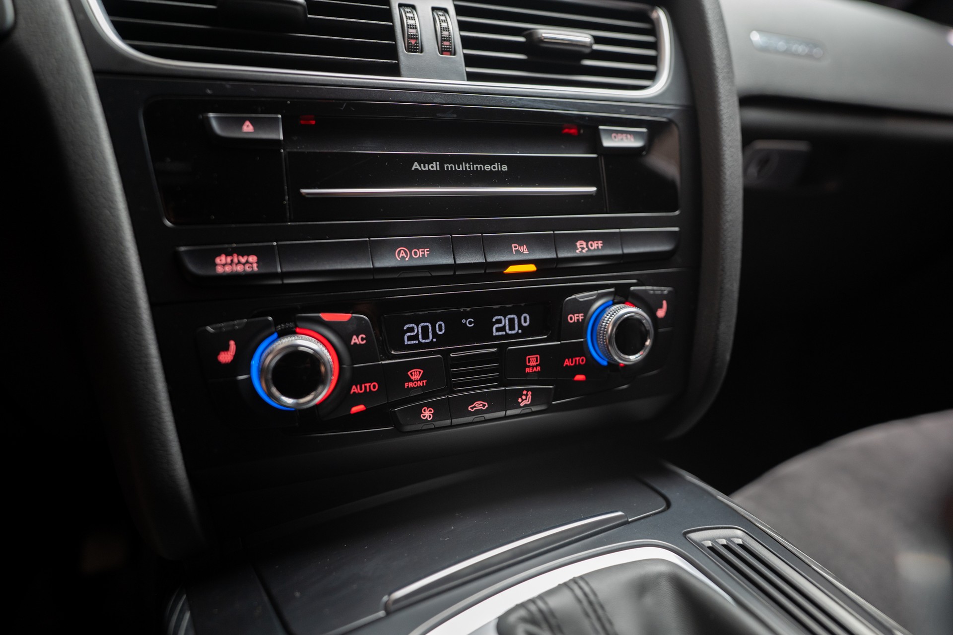 AUDI A5 Sportback 2.0 TFSI 225 quattro S-Tronic / S-Line / Rückfahrkamera / Tempomat-image-24