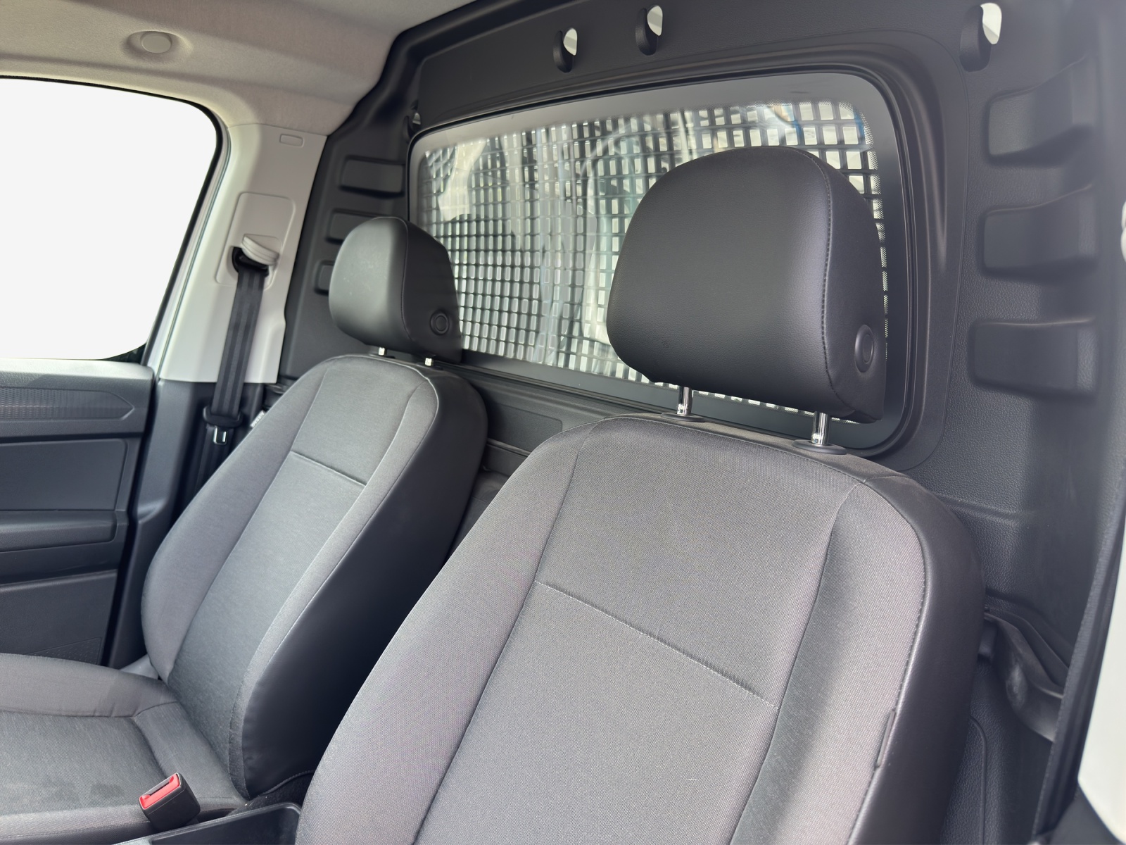 VW Caddy Cargo 2.0TDI Maxi-image-14