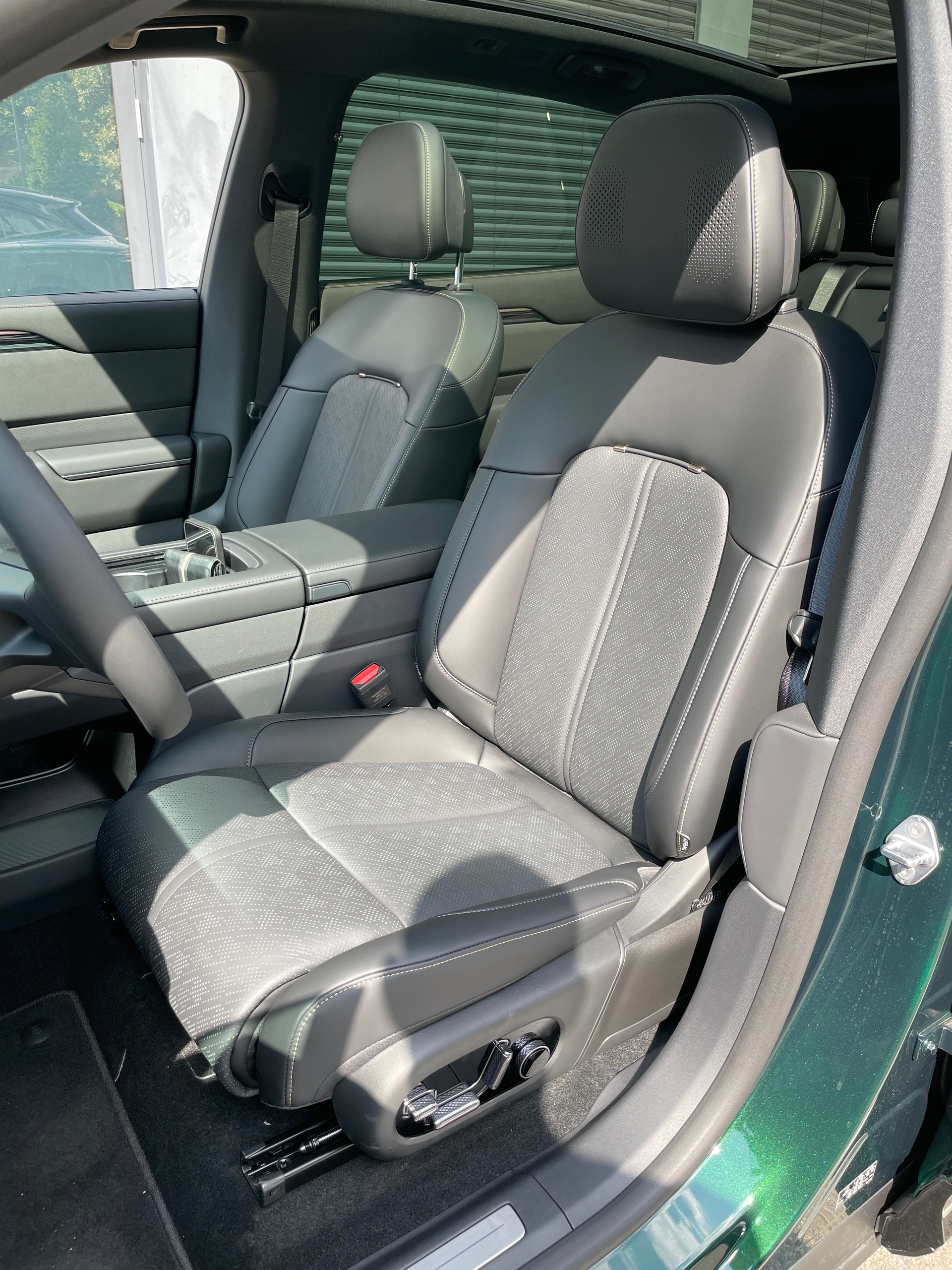 ZEEKR 7X 100kWh Privilege AWD mit Comfort inkl. Cockpit Paket mit AHK und 21" VOSSEN RÄDER-image-14