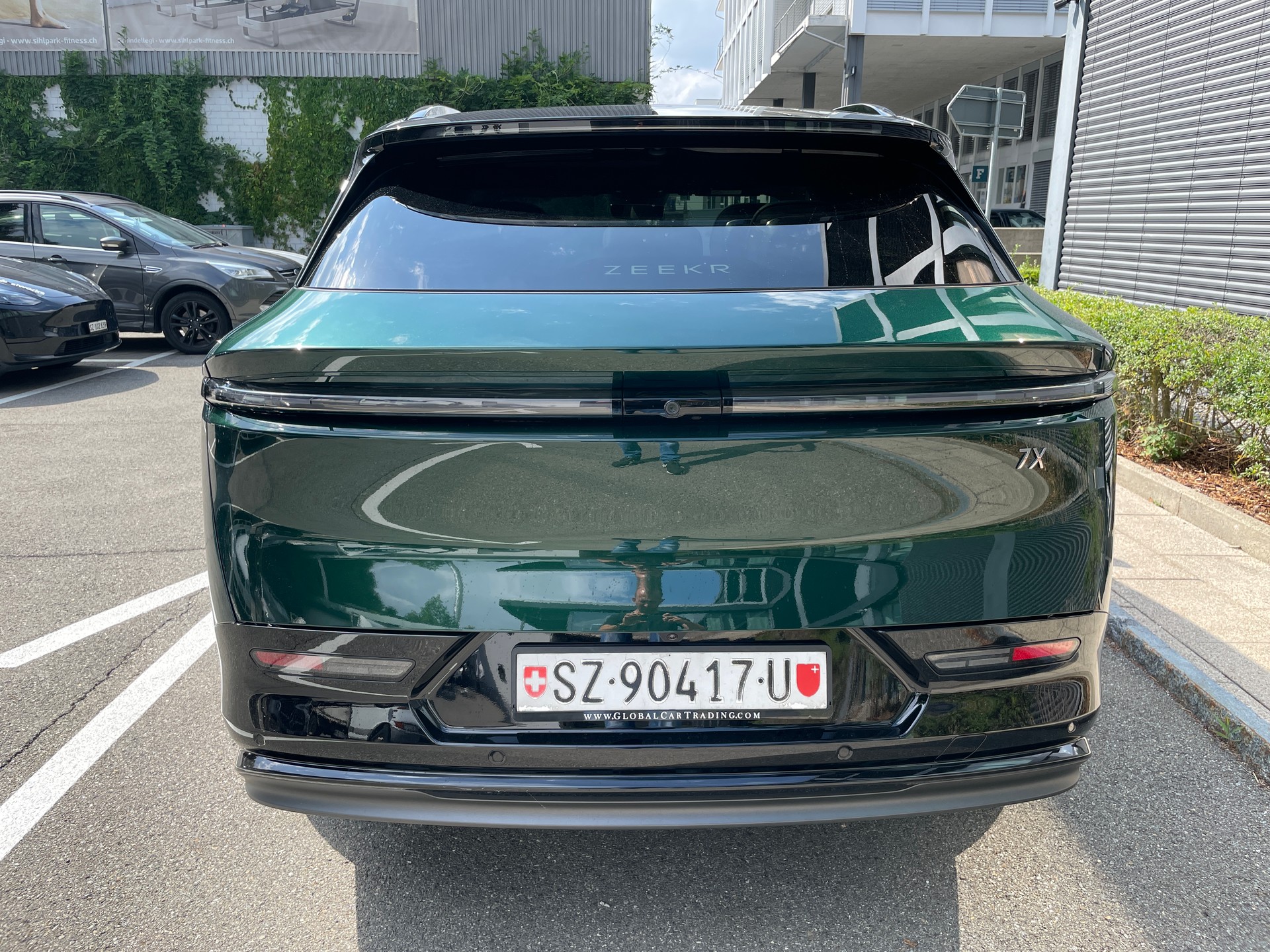 ZEEKR 7X 100kWh Privilege AWD mit Comfort inkl. Cockpit Paket mit AHK und 21" VOSSEN RÄDER-image-4