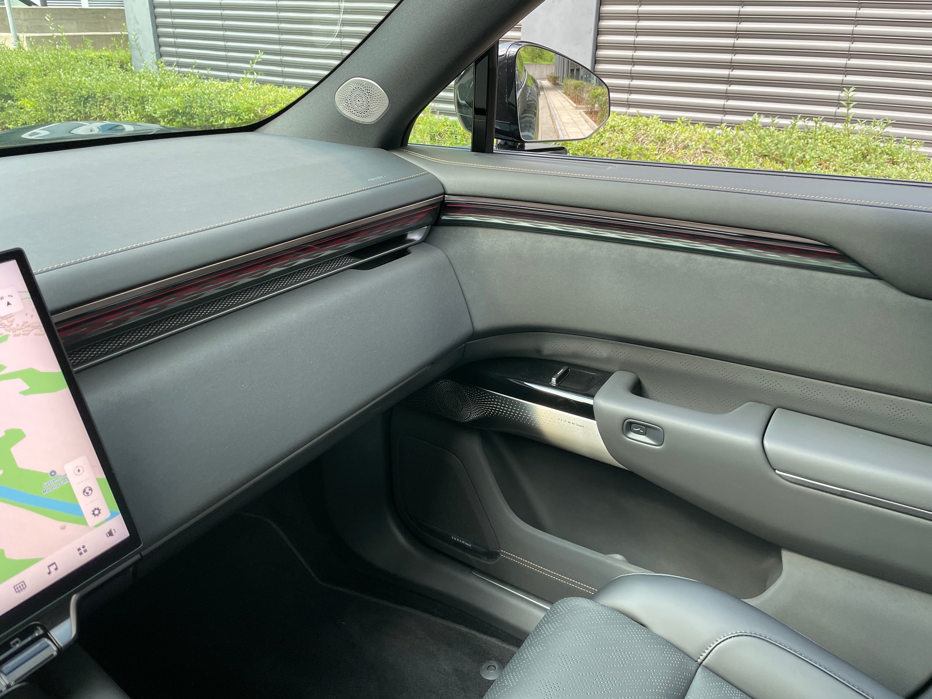 ZEEKR 7X 100kWh Privilege AWD mit Comfort inkl. Cockpit Paket mit AHK und 21" VOSSEN RÄDER-image-23