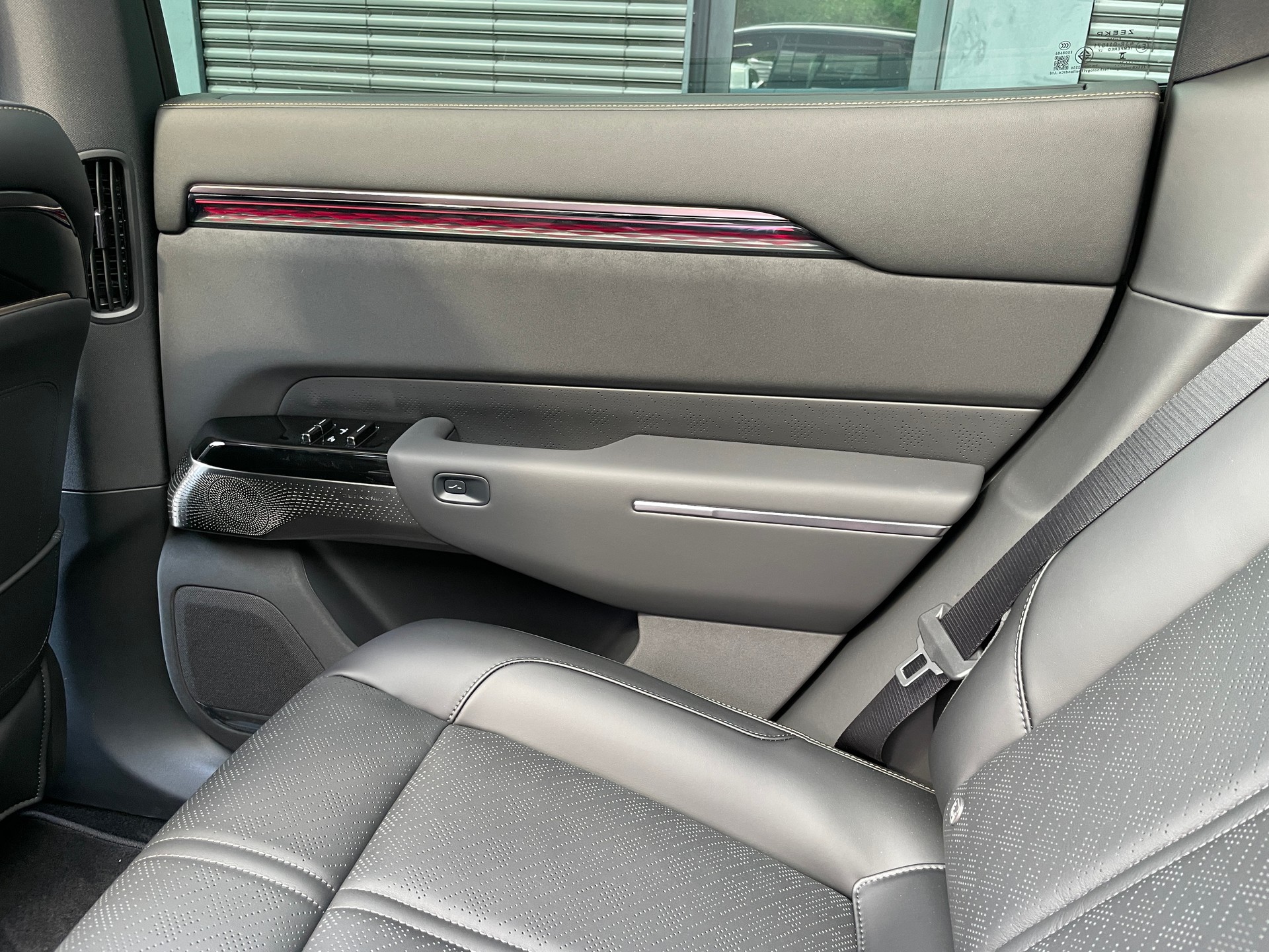 ZEEKR 7X 100kWh Privilege AWD mit Comfort inkl. Cockpit Paket mit AHK und 21" VOSSEN RÄDER-image-19