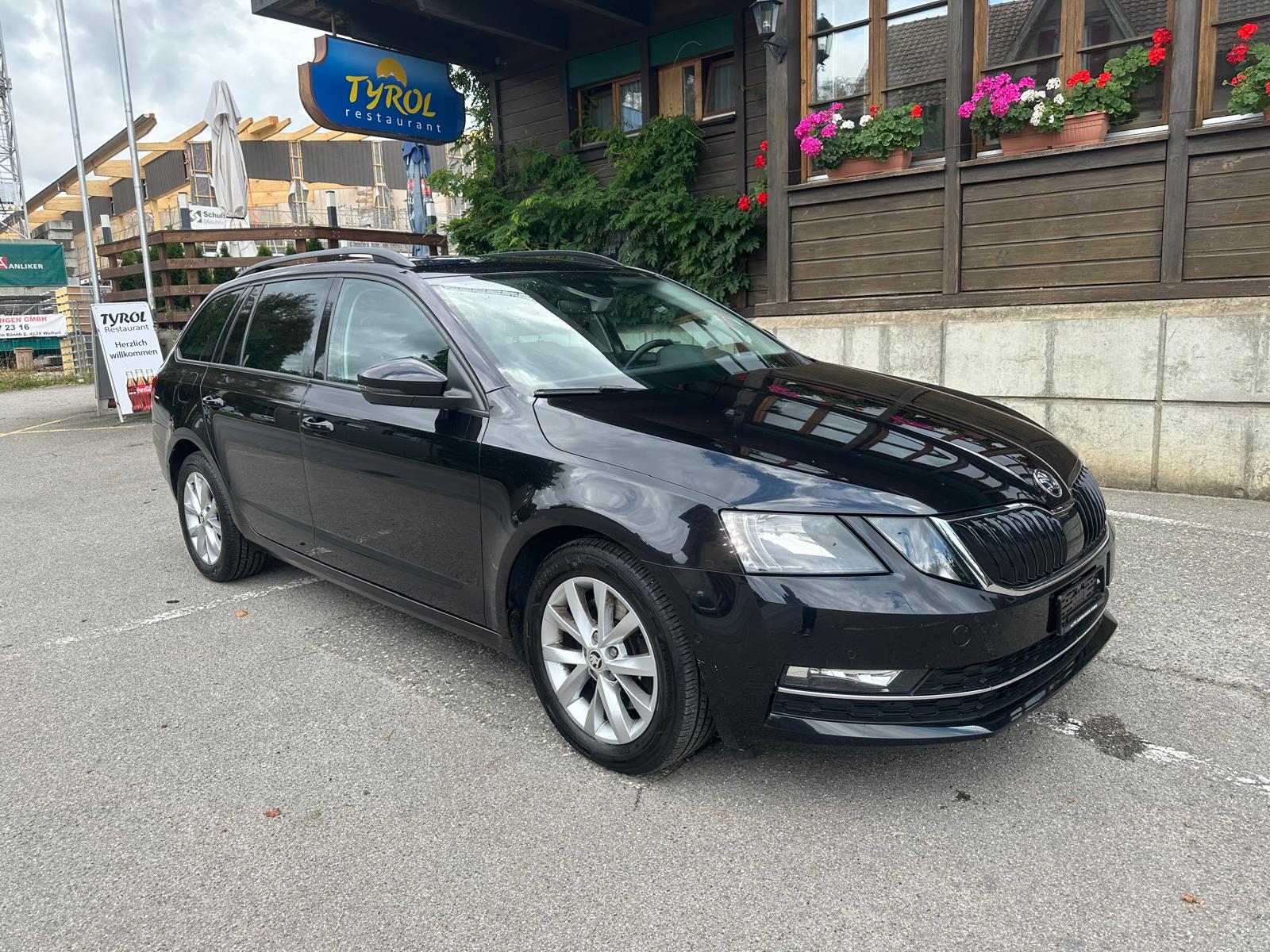 SKODA Octavia Combi 2.0 TSI Style 4x4 DSG-image-0
