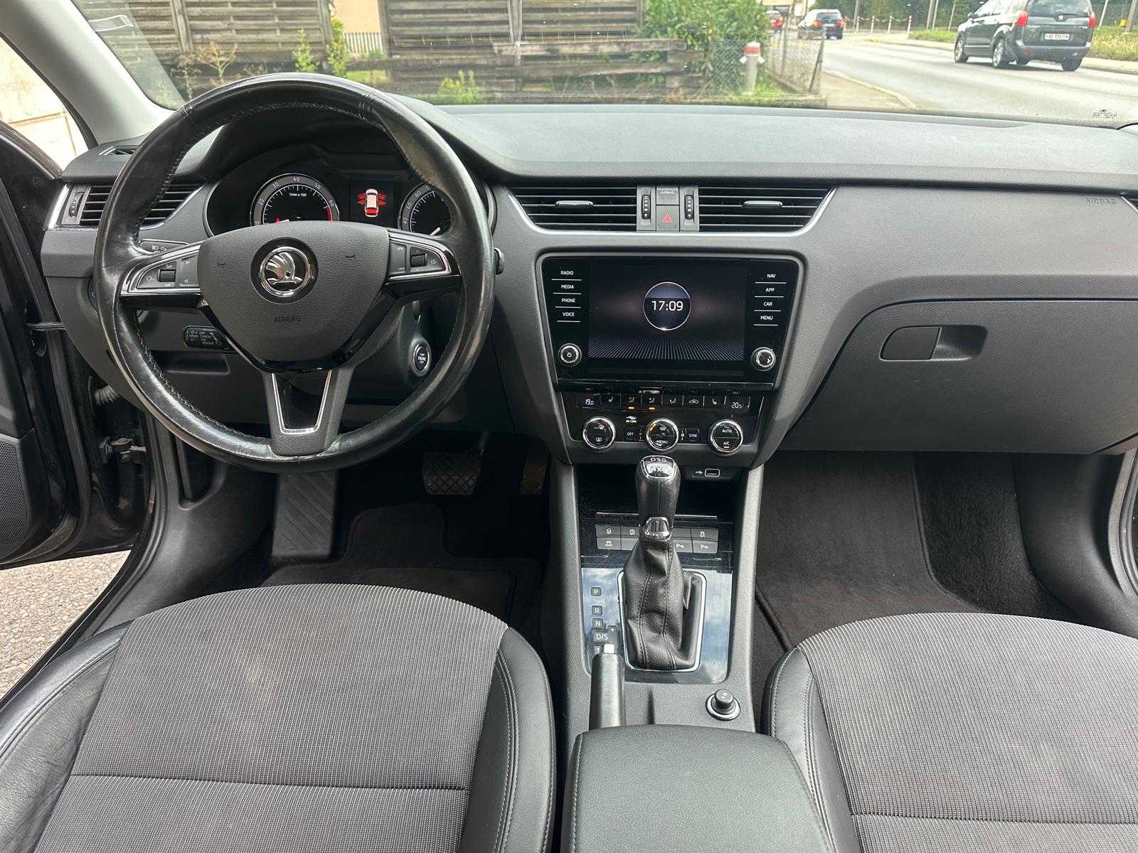 SKODA Octavia Combi 2.0 TSI Style 4x4 DSG-image-7