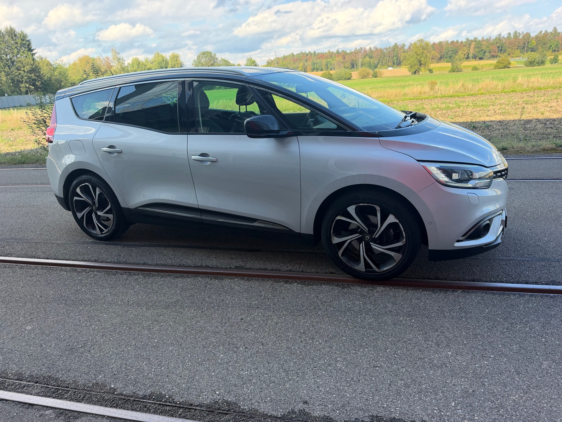 RENAULT Grand Scénic 1.3 16V Turbo Intens EDC-image-3