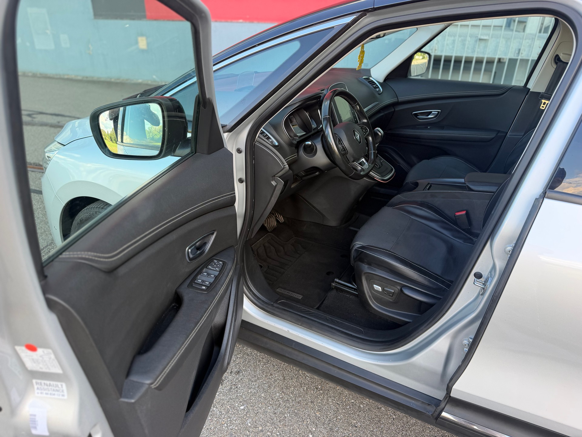 RENAULT Grand Scénic 1.3 16V Turbo Intens EDC-image-15
