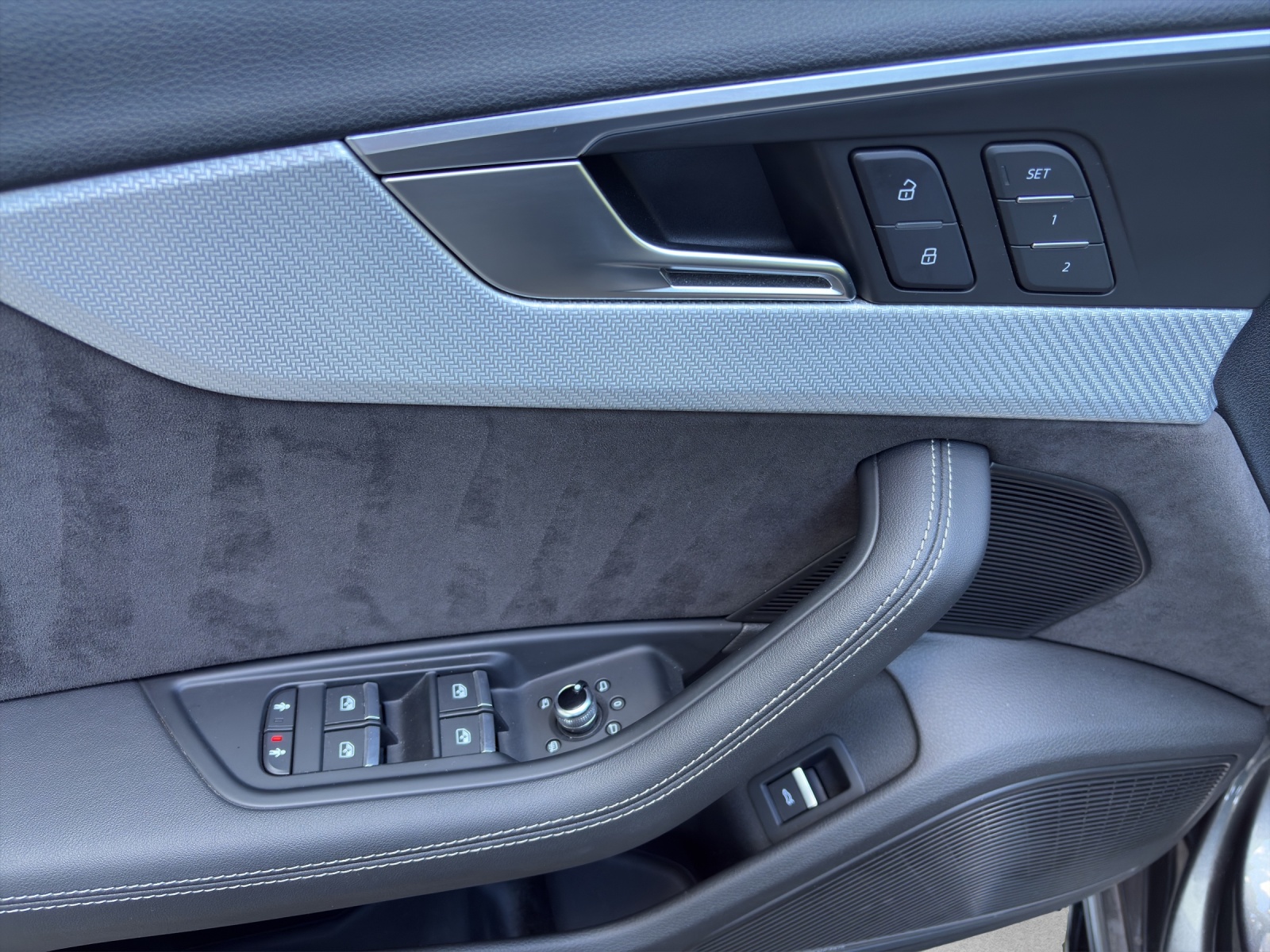 AUDI RS4 Avant 2.9 TFSI quattro tiptronic-image-11