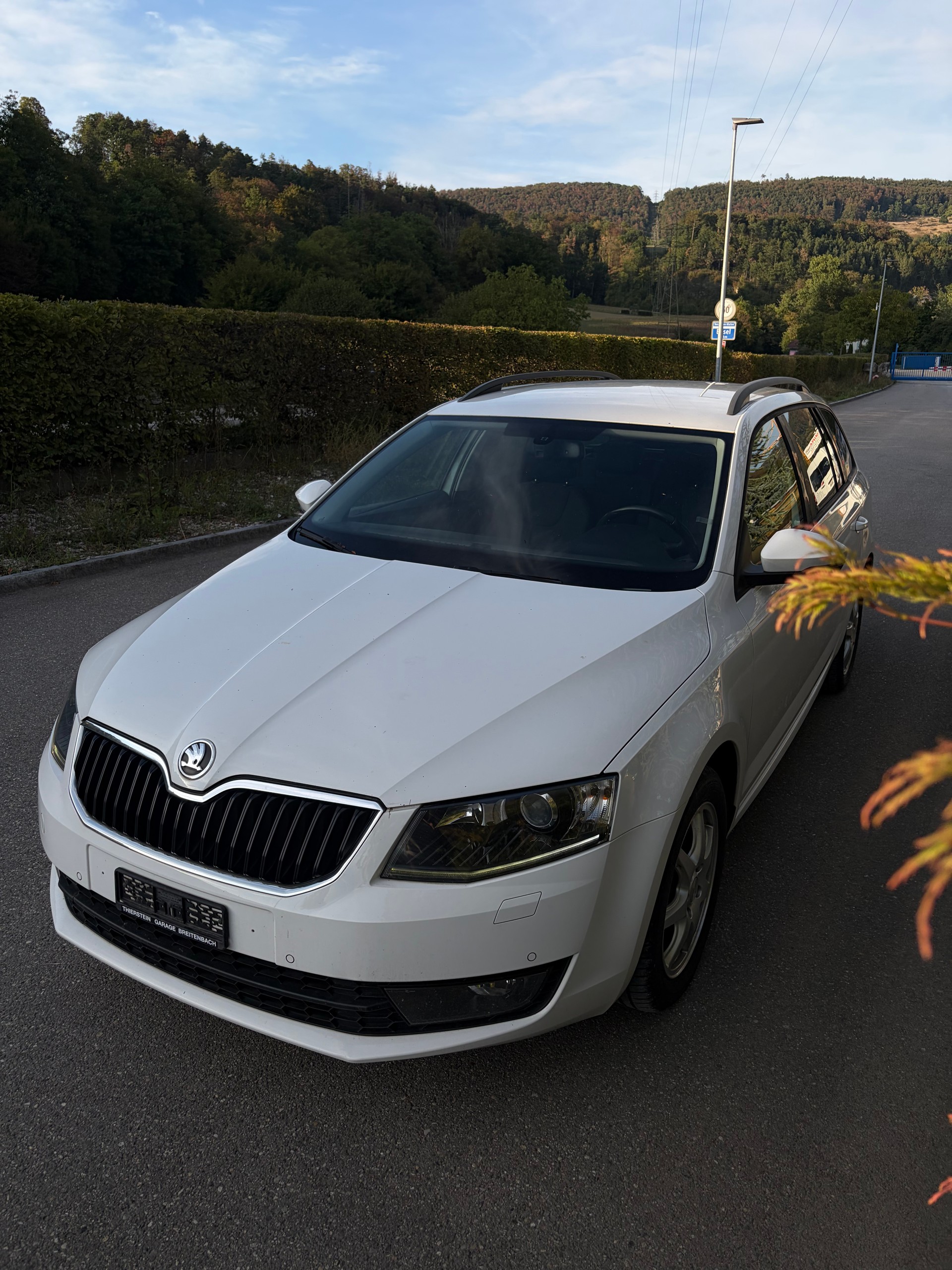 SKODA Octavia Combi 1.8 TSI L&K DSG-image-2
