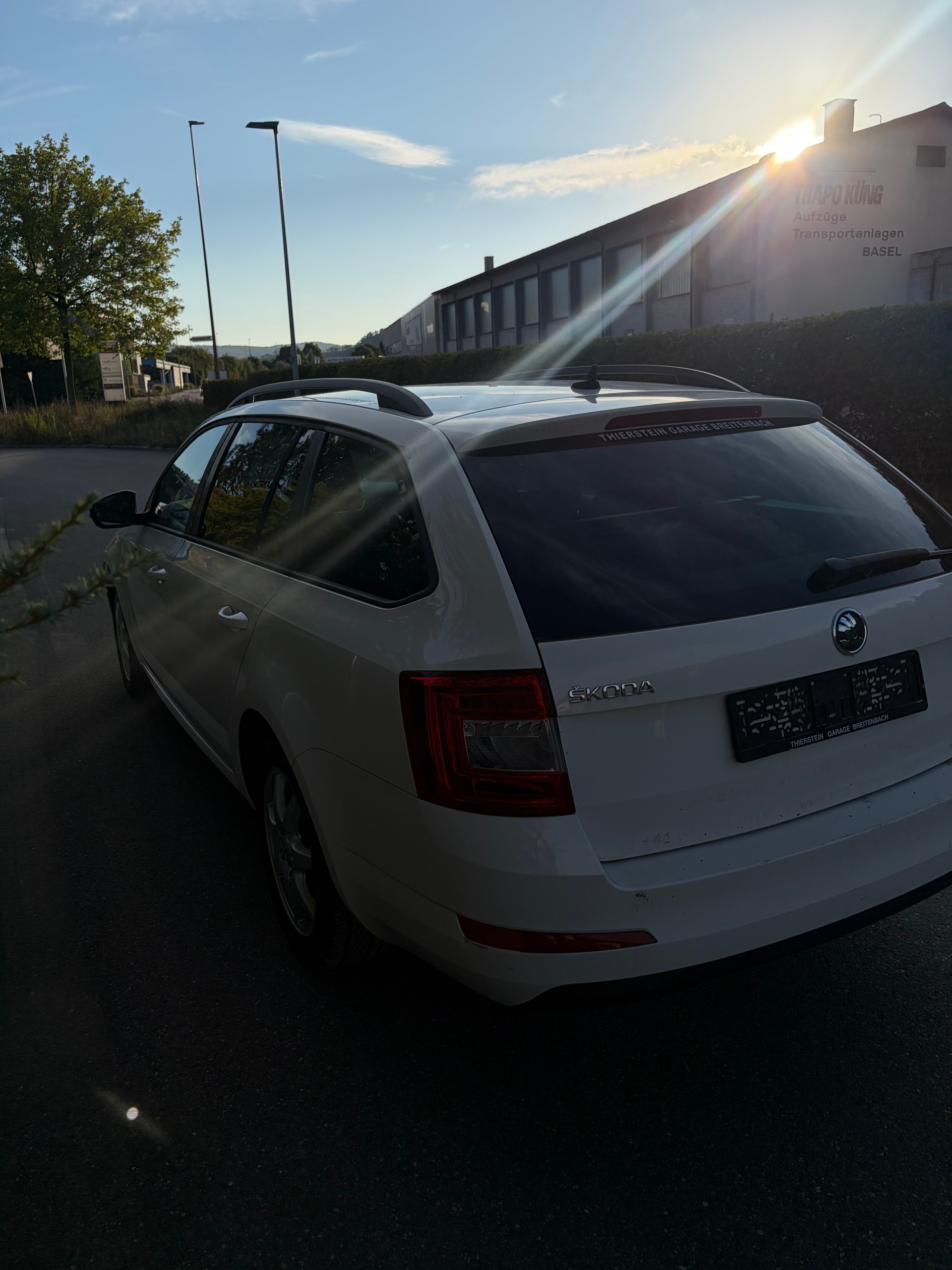 SKODA Octavia Combi 1.8 TSI L&K DSG-image-5