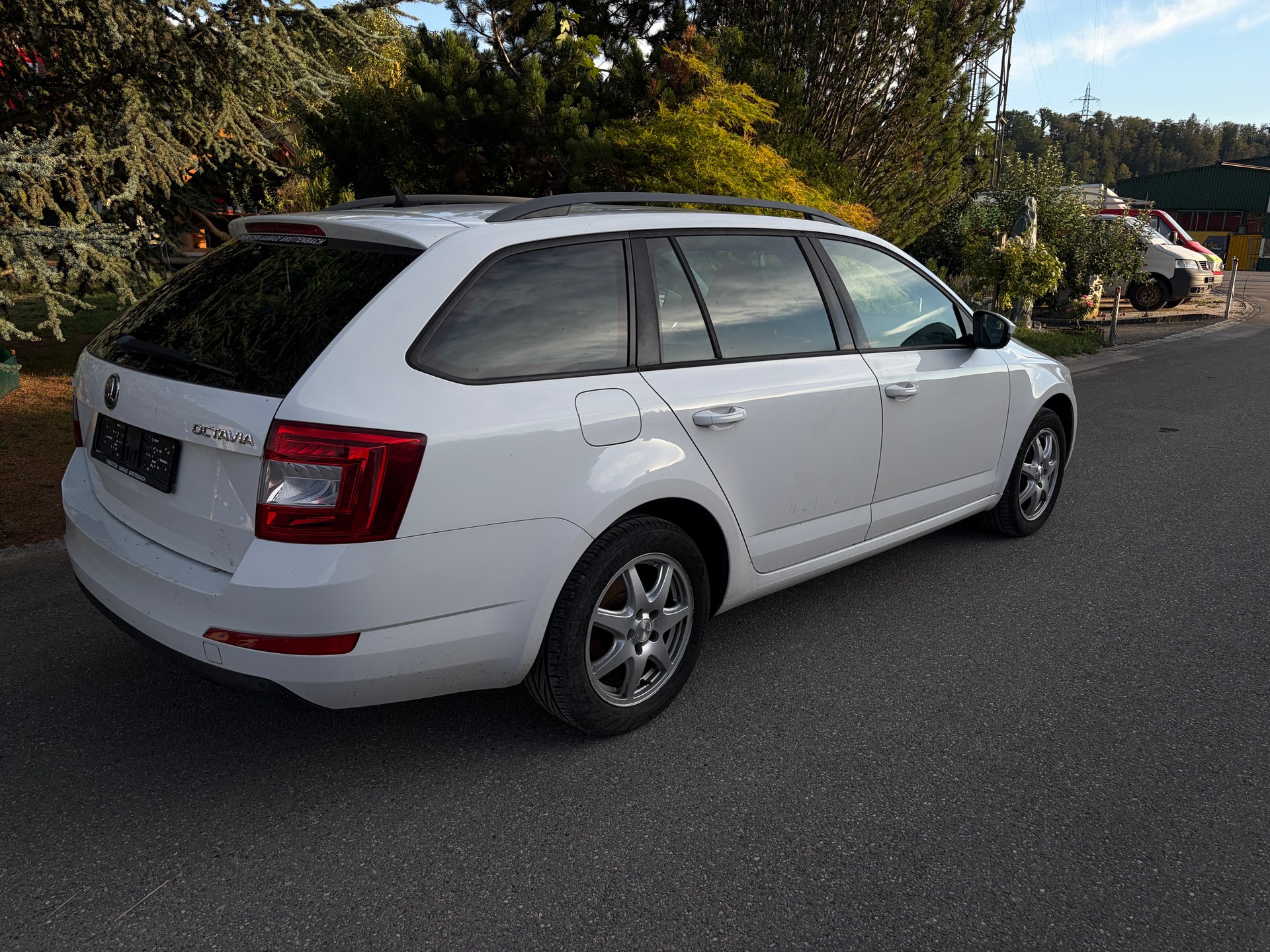 SKODA Octavia Combi 1.8 TSI L&K DSG-image-8