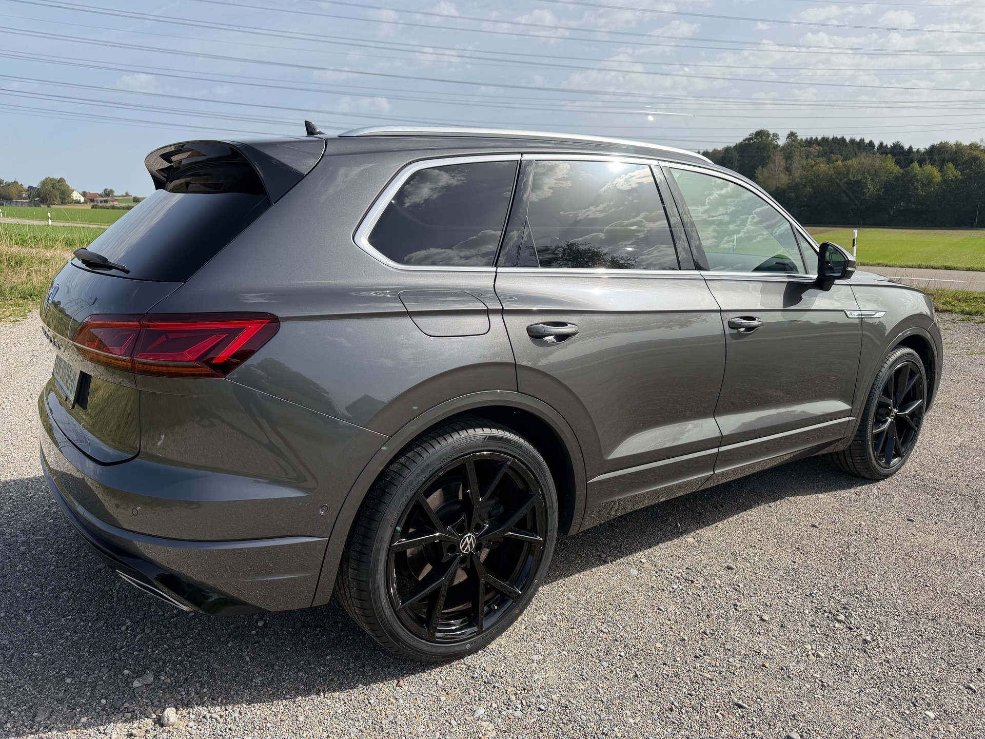 VW Touareg 4.0 V8 TDI R-Line Tiptronic-image-5
