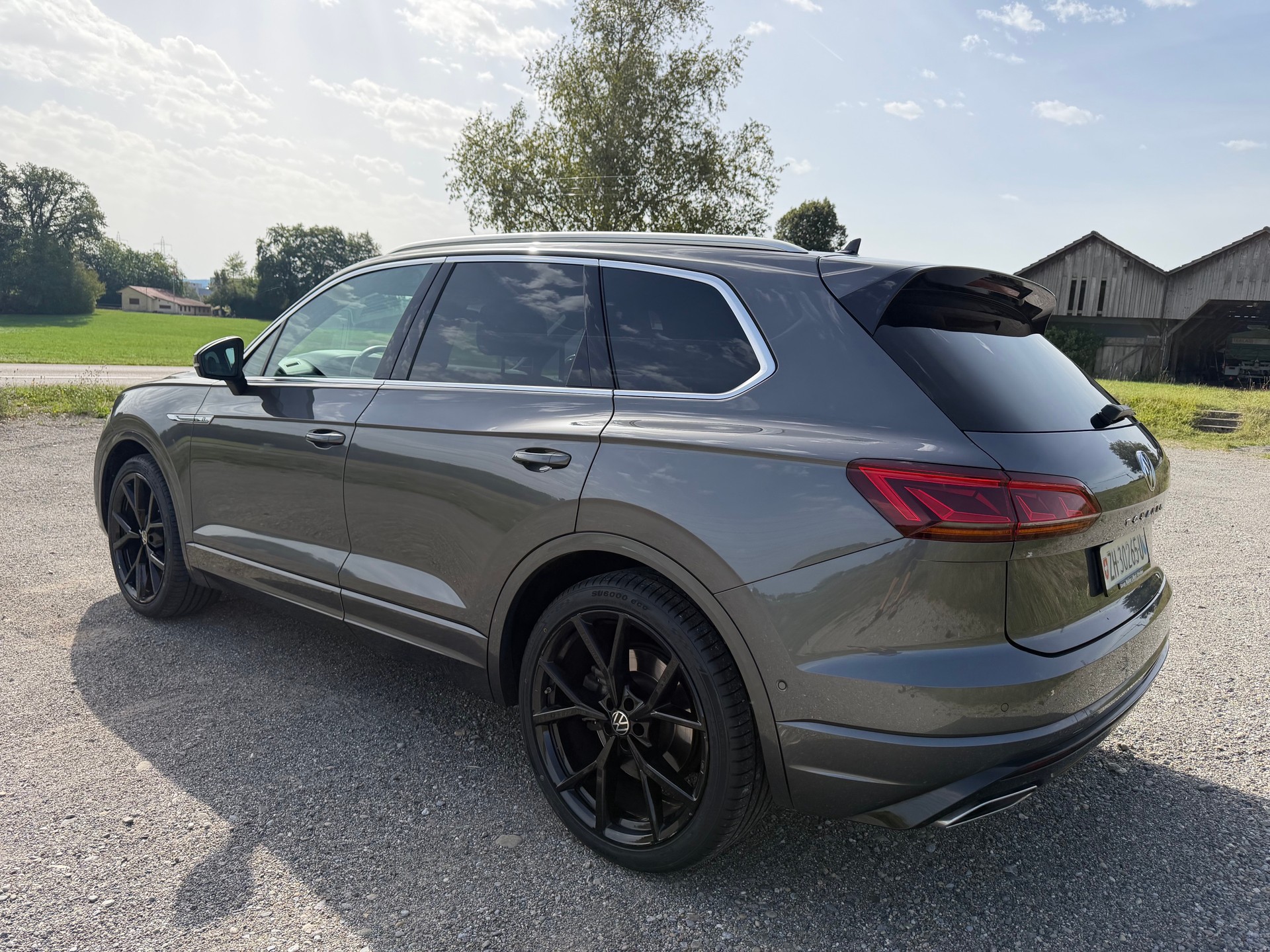 VW Touareg 4.0 V8 TDI R-Line Tiptronic-image-2