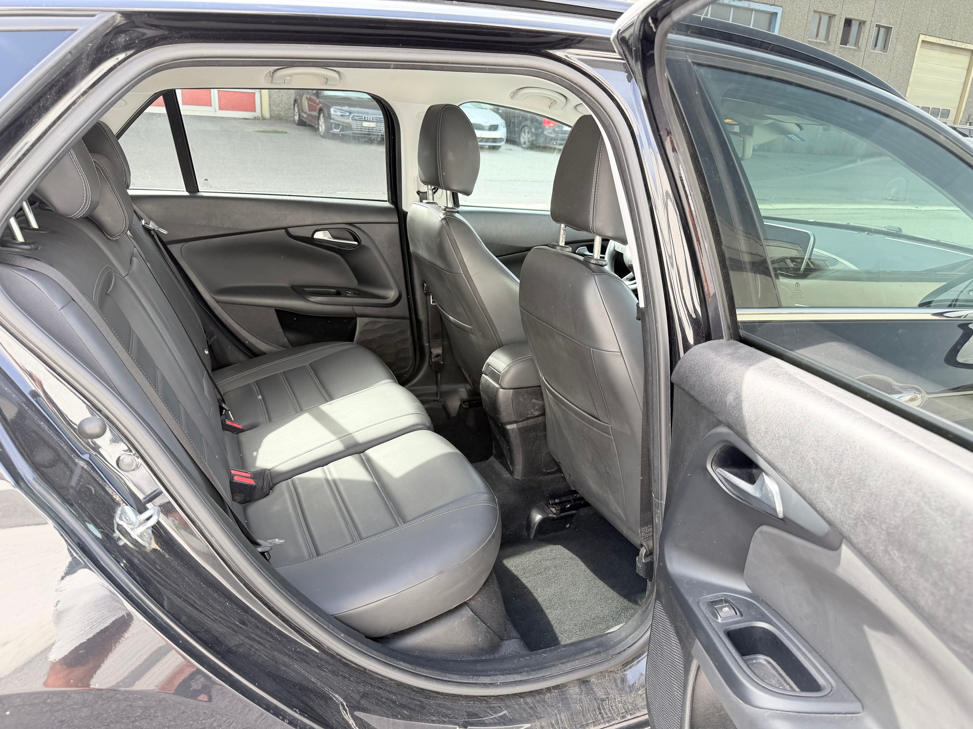 FIAT Tipo 1.6MJ Station Wagon Pop Star-image-7