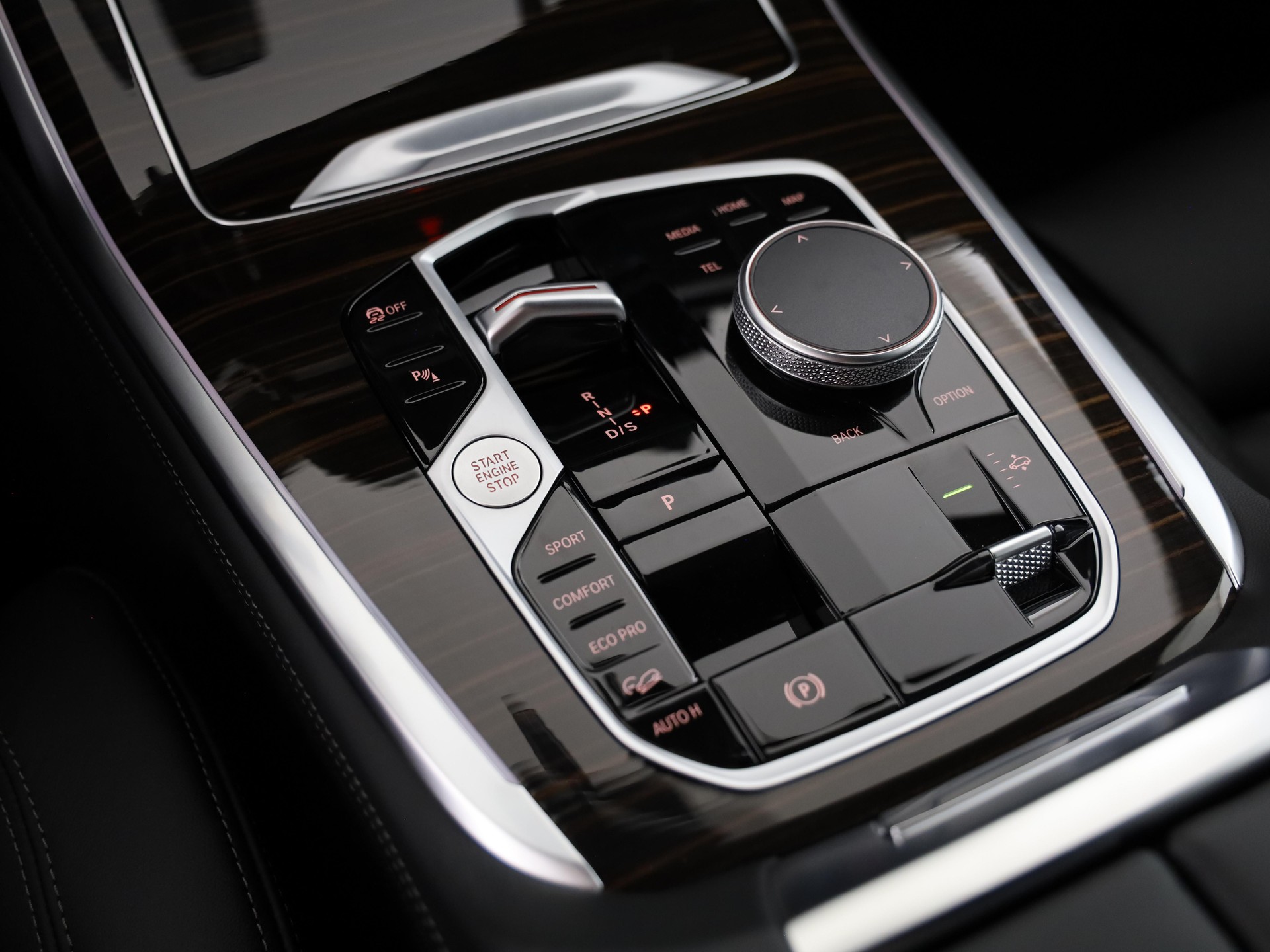 BMW X7 40i xDrive SAG-image-11