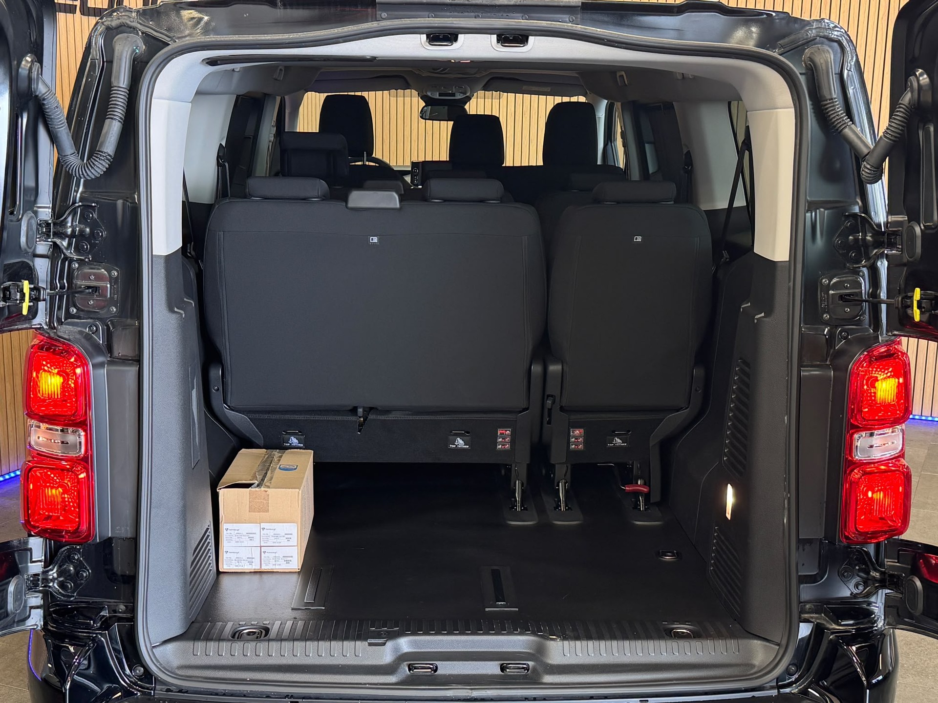 TOYOTA Proace Verso 2.0 D-4D AT Trend Long Business-image-7