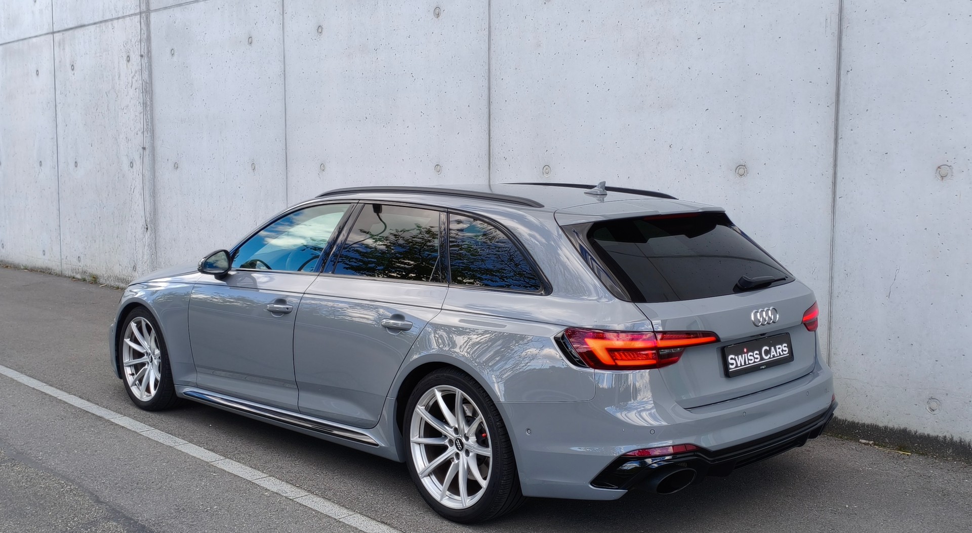 AUDI RS4 Avant 2.9 TFSI quattro tiptronic-image-5