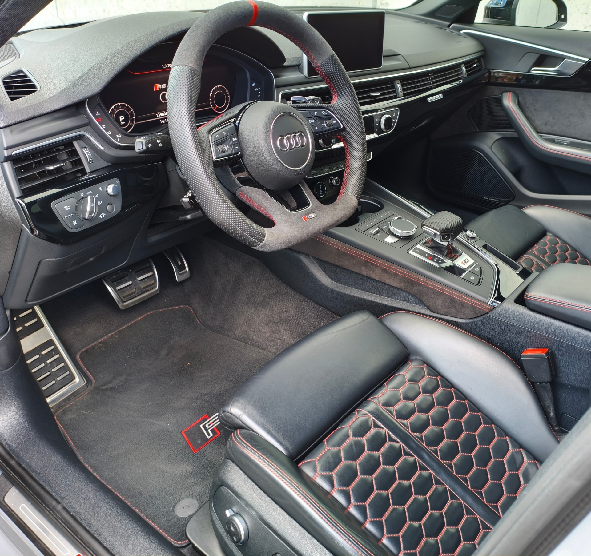 AUDI RS4 Avant 2.9 TFSI quattro tiptronic-image-8