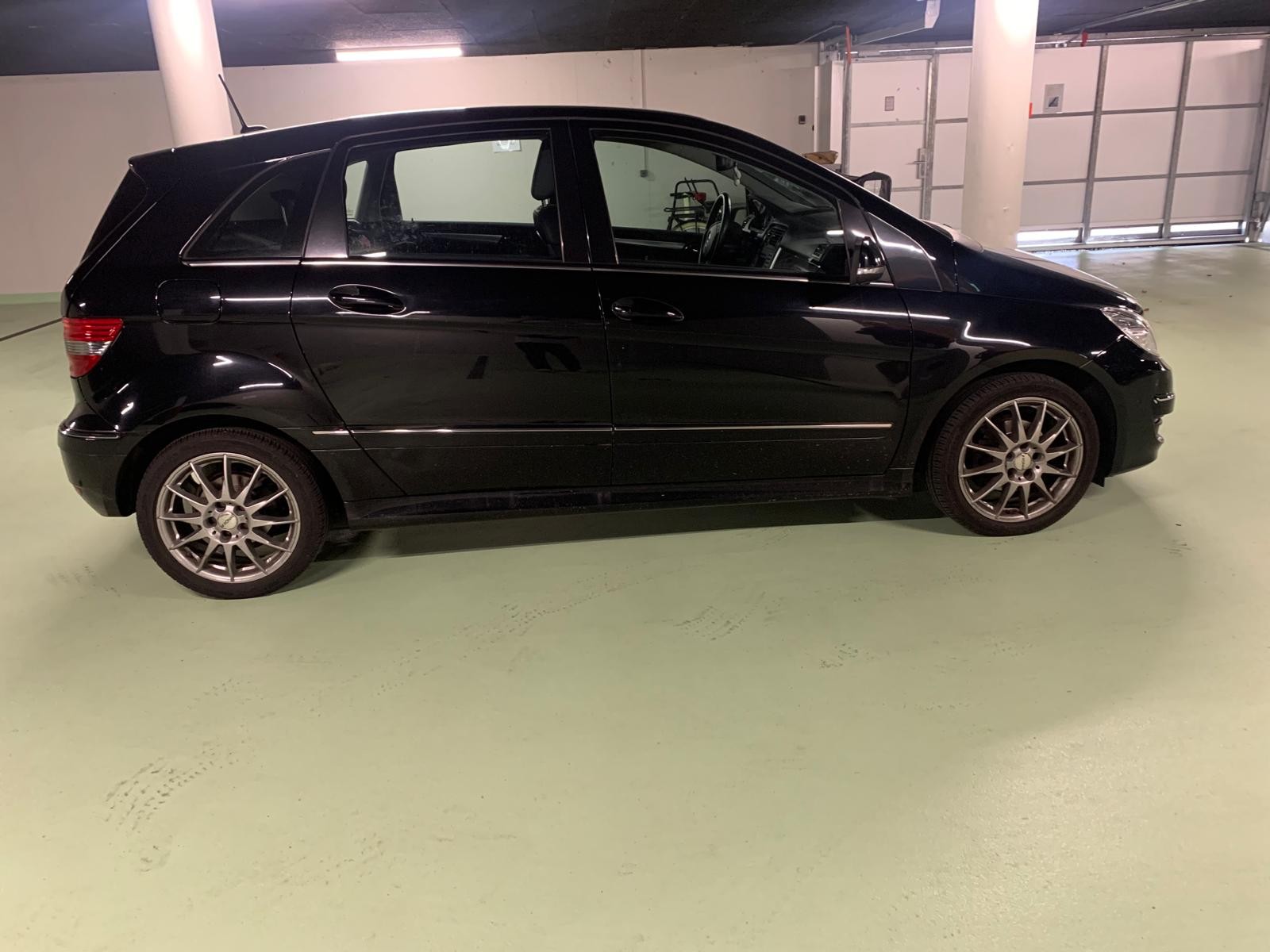 MERCEDES-BENZ B 170-image-1