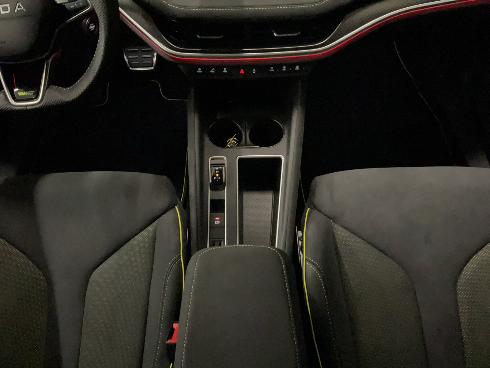 SKODA Elroq RS 4x4-image-11