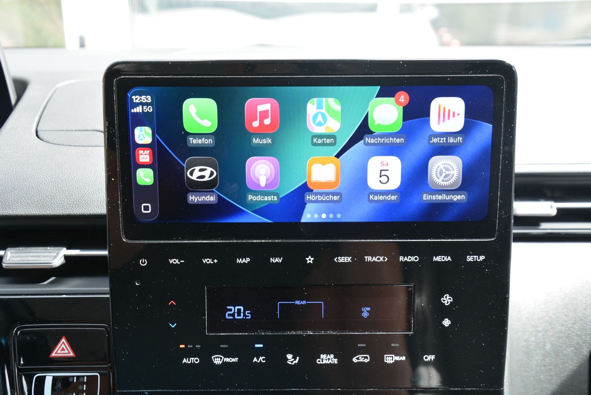 HYUNDAI Staria Premium 2.2 CRDi Amplia 4WD A-image-9