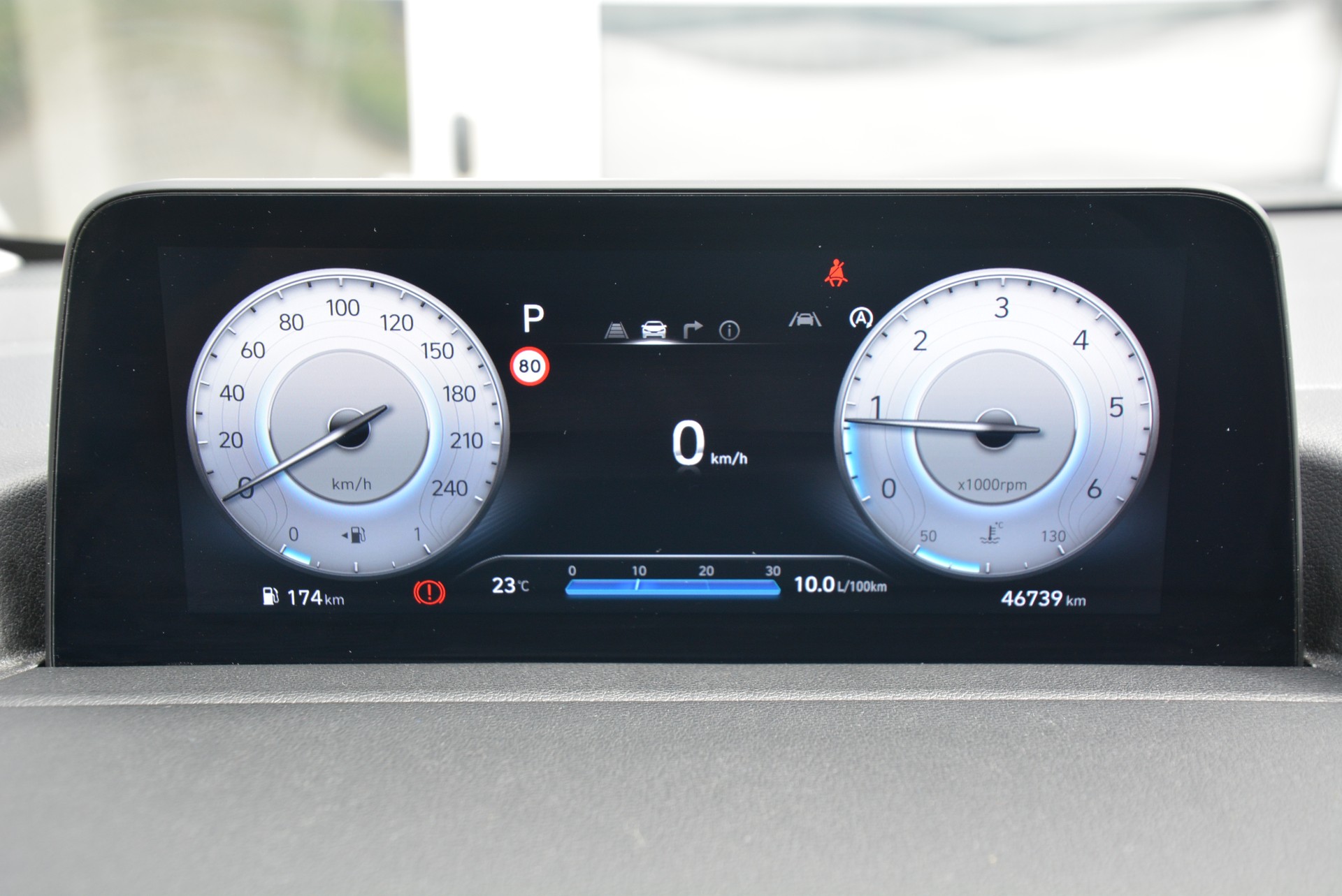 HYUNDAI Staria Premium 2.2 CRDi Amplia 4WD A-image-5