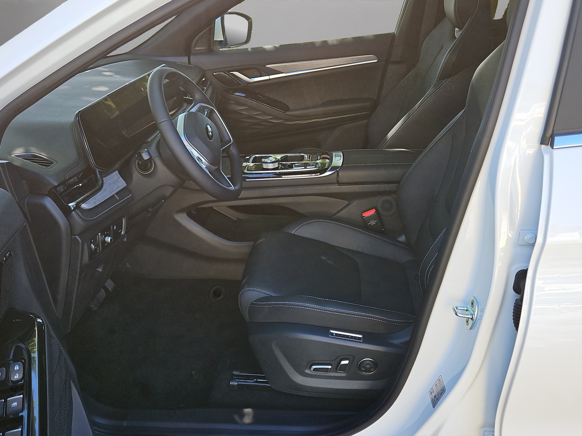 JAC JS6 1.5 PHEV-image-4