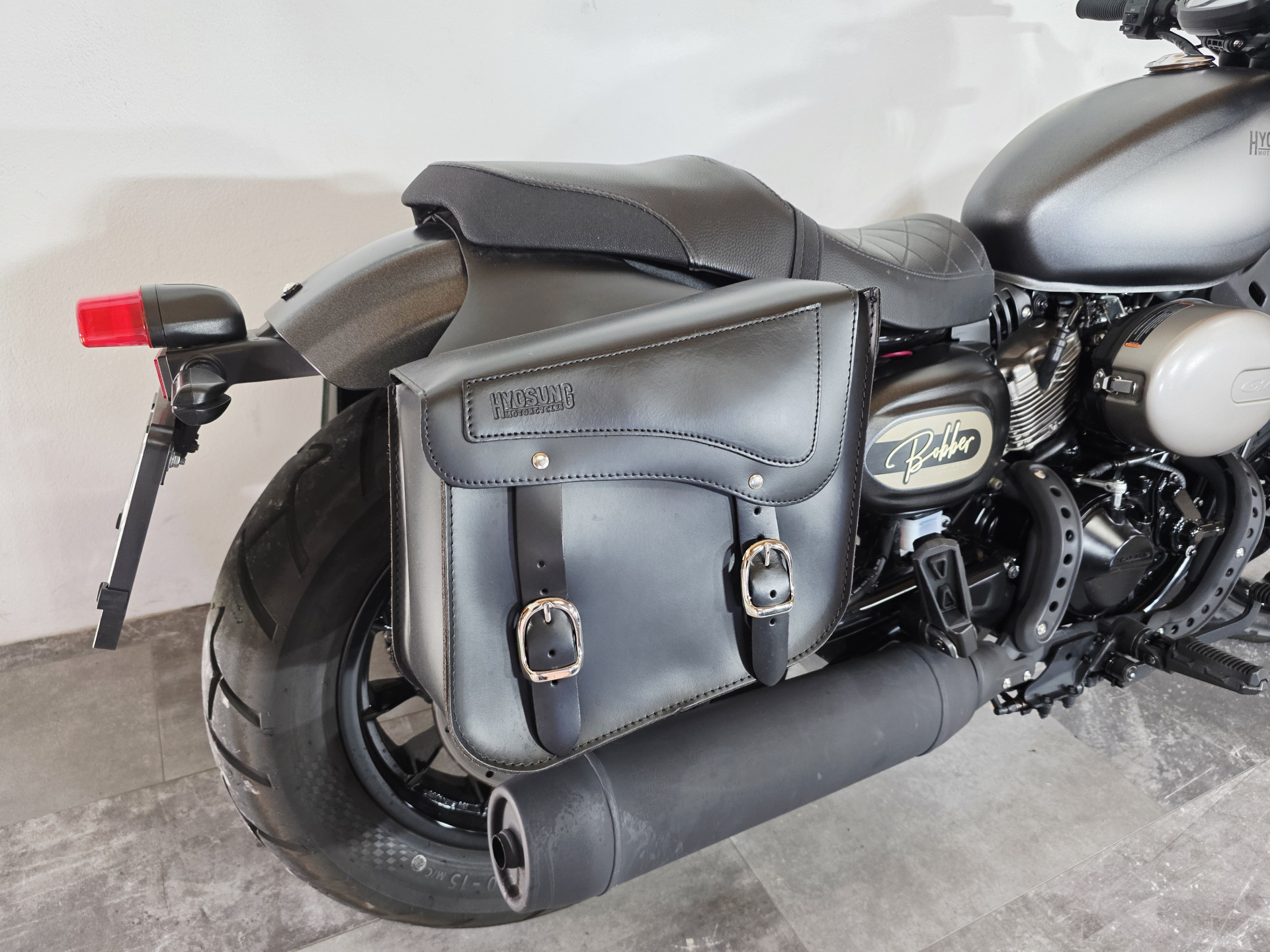 HYOSUNG GV 300 S Evo-showroom-element-2