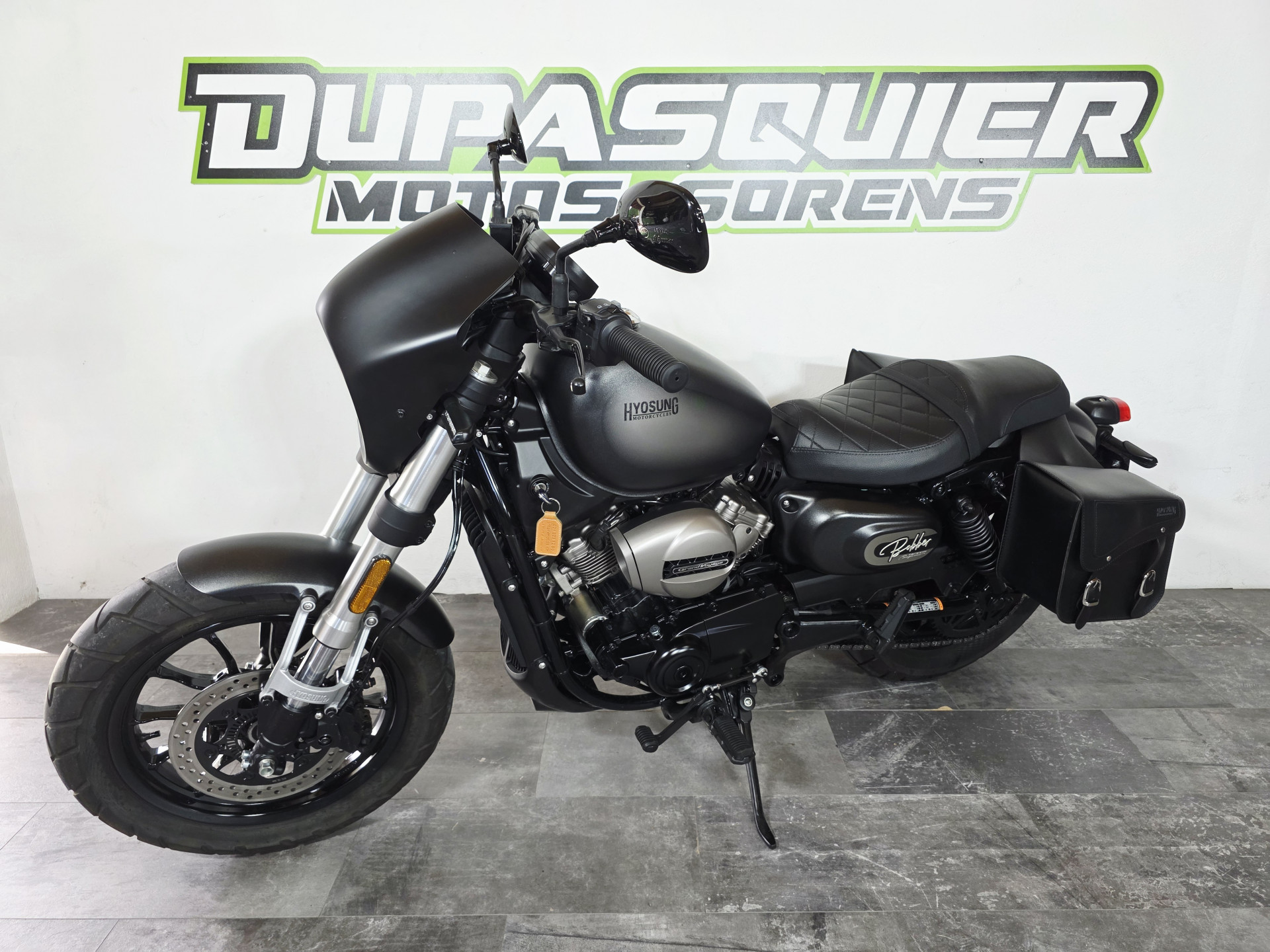 HYOSUNG GV 300 S Evo-showroom-element-1